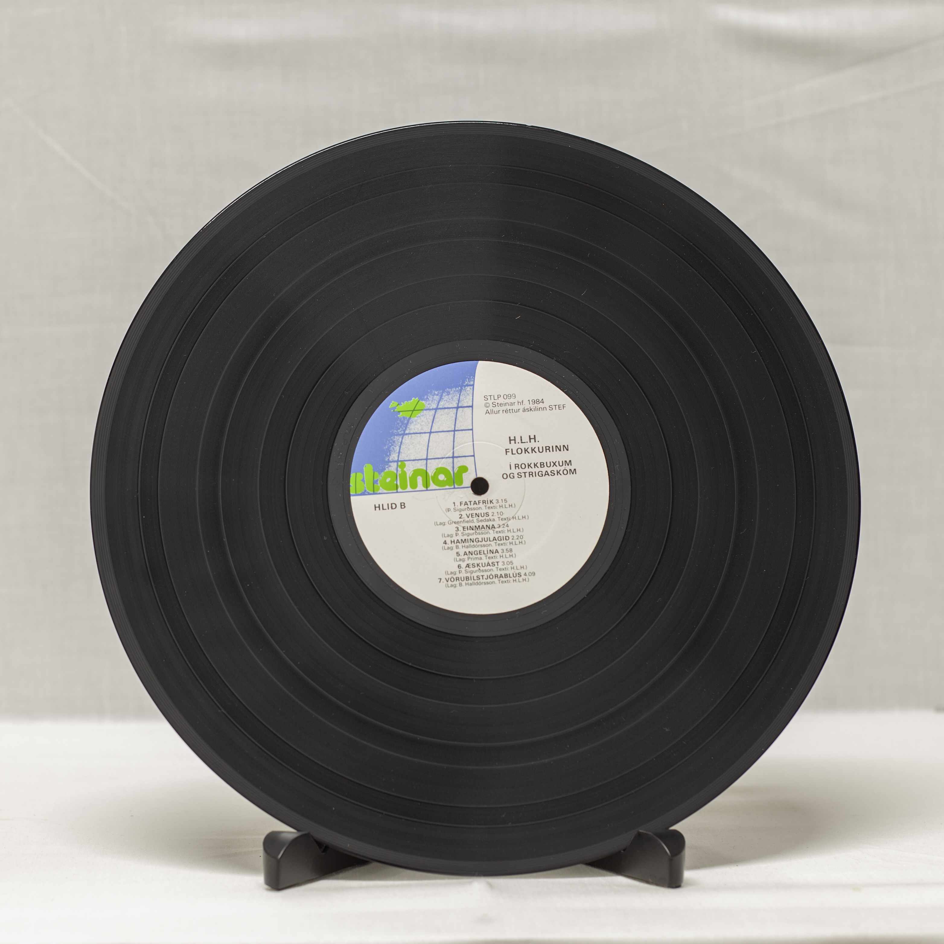 H.L.H. Flokkurinn – Í Rokkbuxum Og Strigaskóm