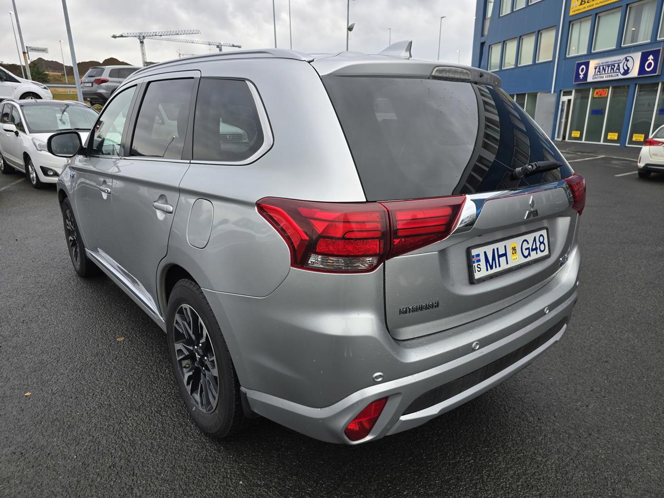 Mitsubishi Outlander Instyle PHEV - 3/2018 - 142þ. km