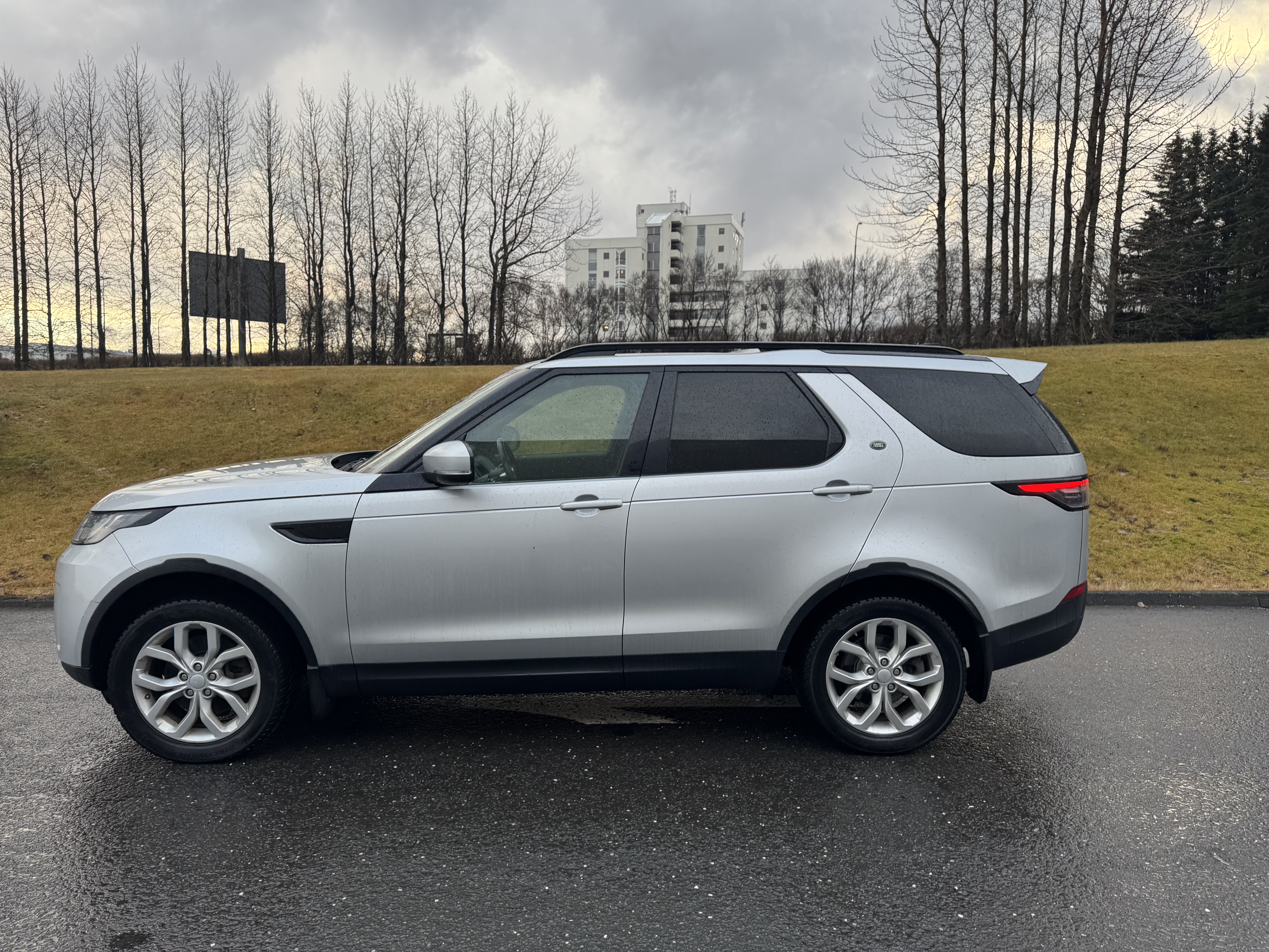 Land Rover Discovery 5 S - 2018 - 142þ. km