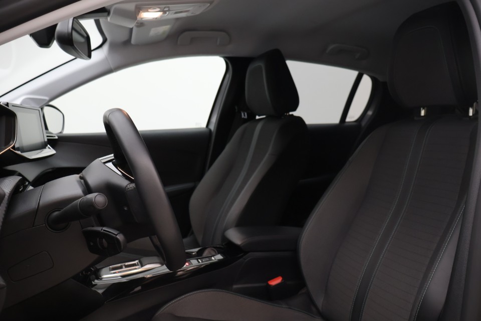 Peugeot E-208 Allure - 5/2022 - 30þ. km