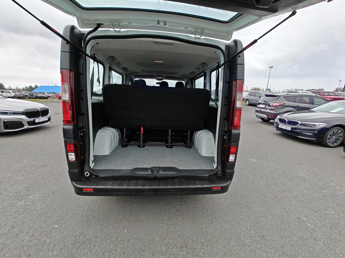 Renault Trafic 8 manna - 3/2017 - 210þ. km