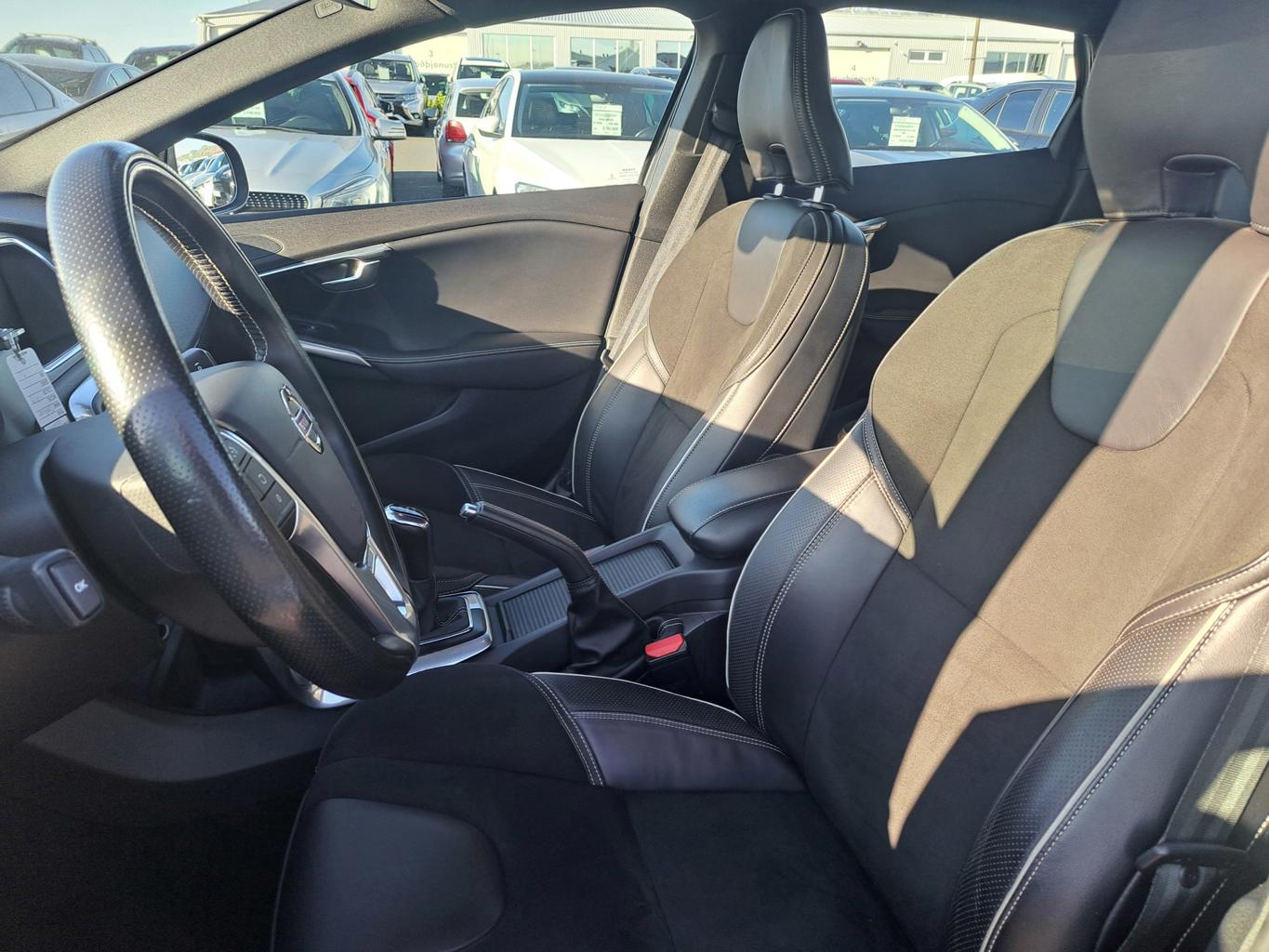 Volvo V40 R-Design - 5/2016 - 87þ. km