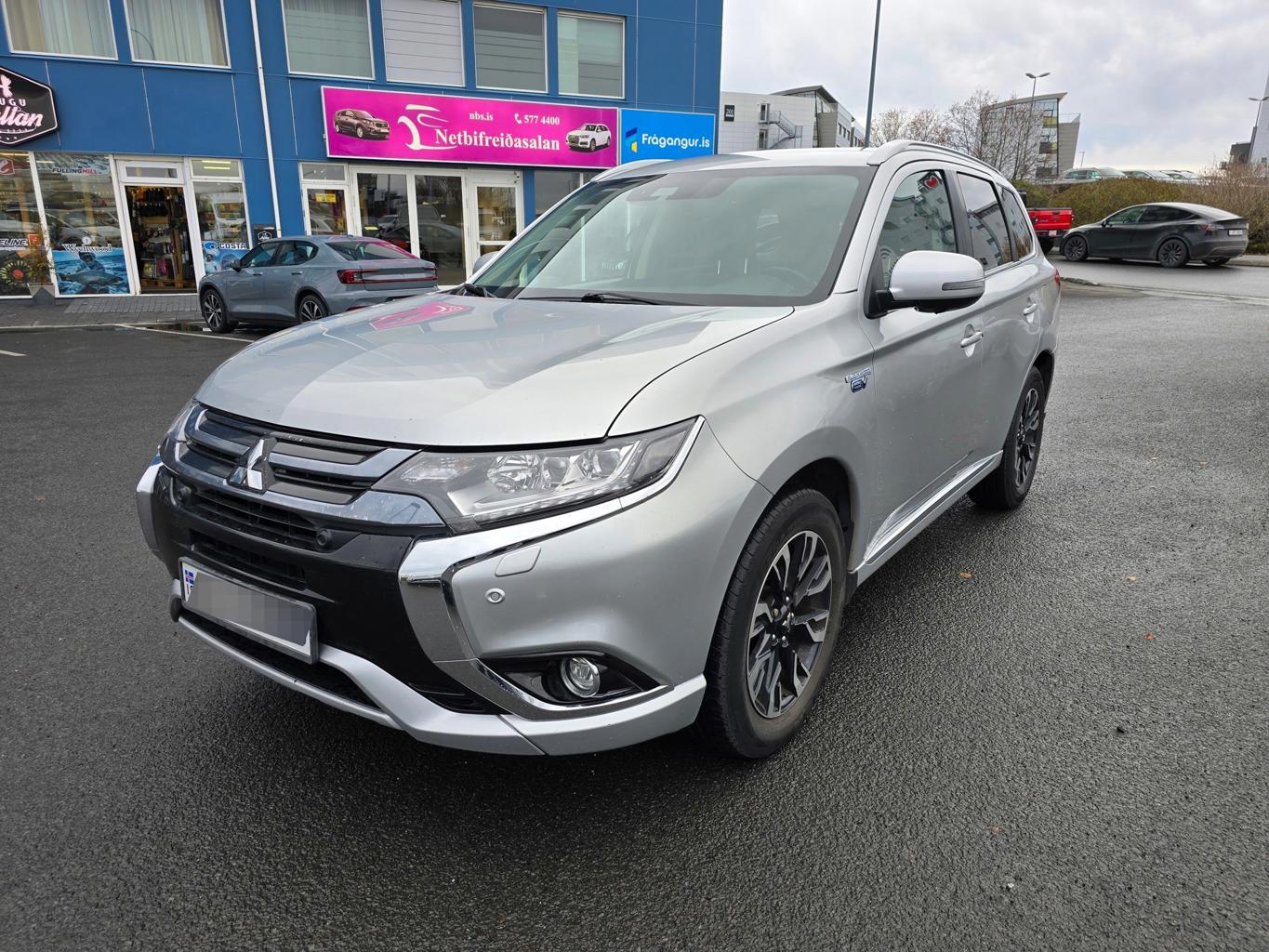 Mitsubishi Outlander Instyle PHEV - 3/2018 - 142þ. km