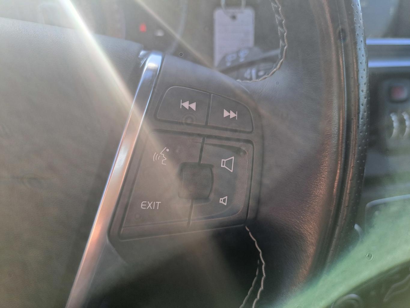 Volvo V40 R-Design - 5/2016 - 87þ. km