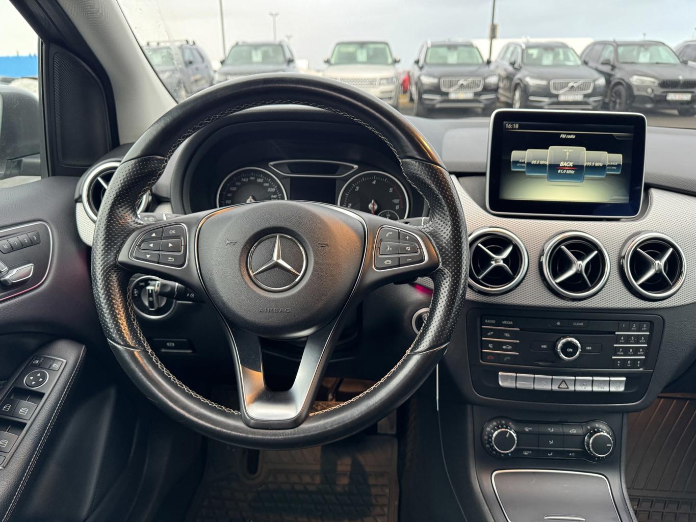 Mercedes-Benz  B200 CDI 4Matic - 5/2015 - 110þ. km