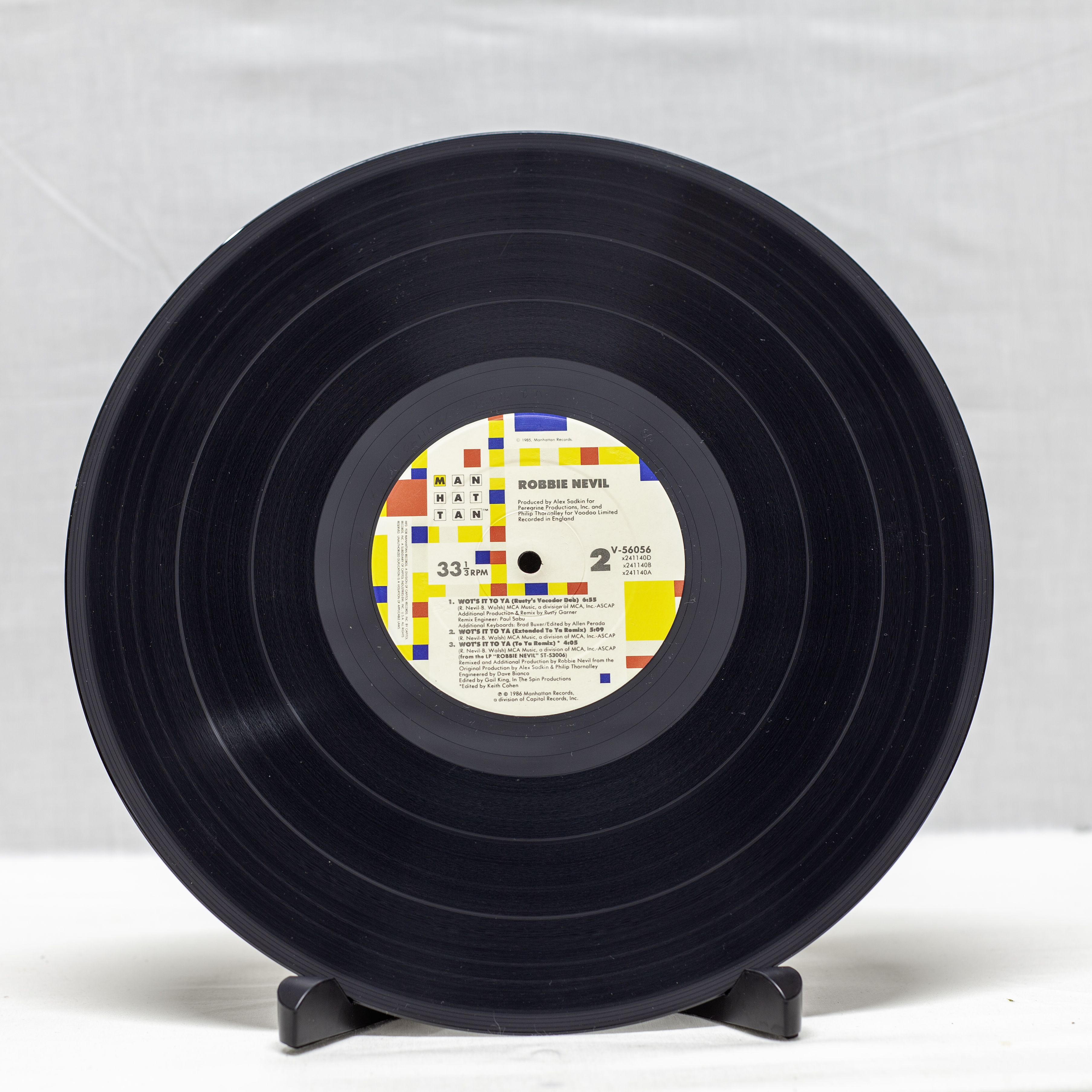 Robbie Nevil – Wot's It To Ya