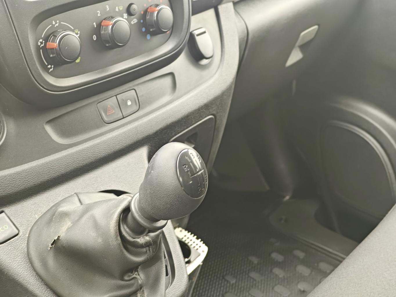 Renault Trafic 8 manna - 3/2017 - 210þ. km