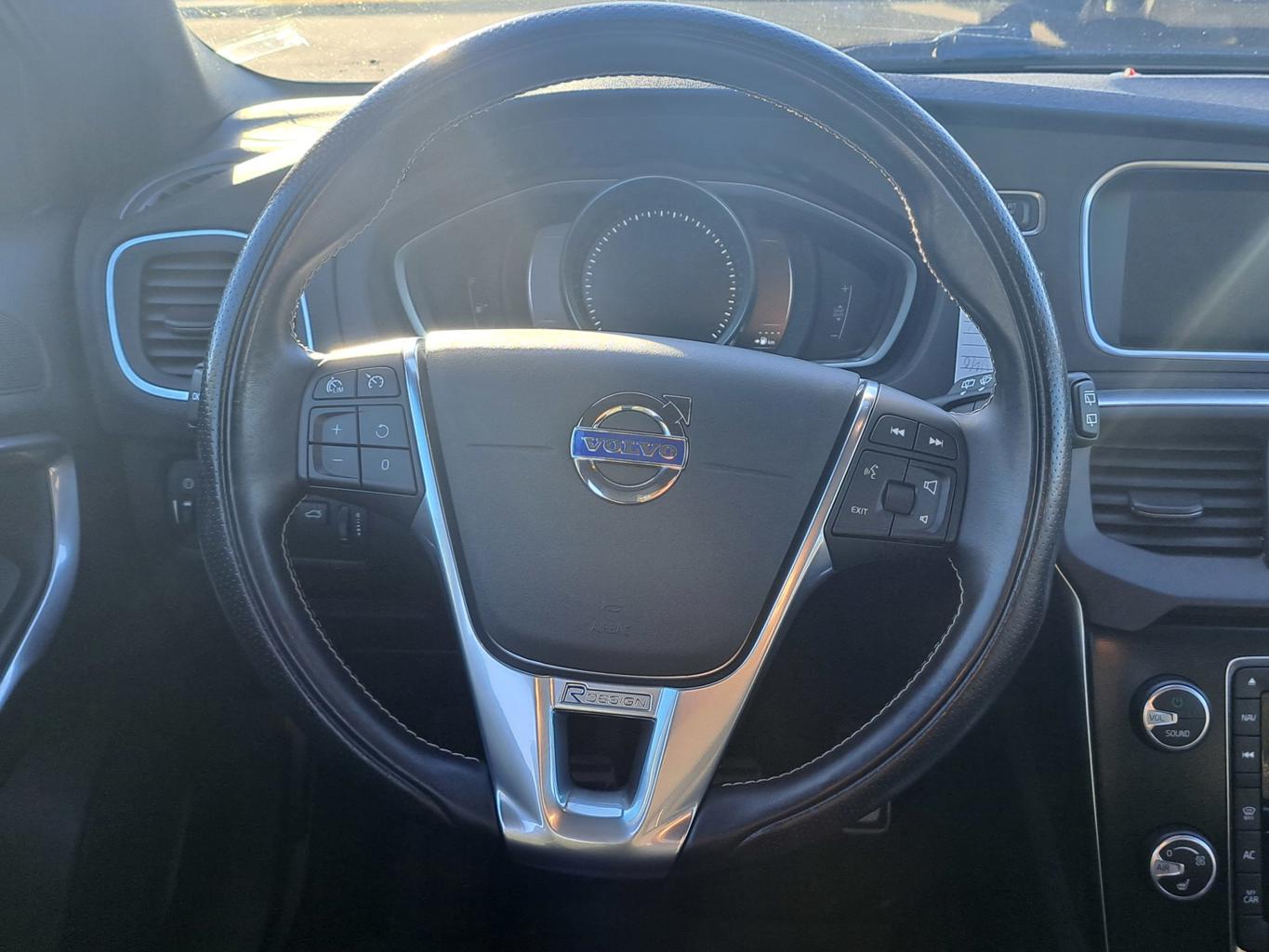 Volvo V40 R-Design - 5/2016 - 87þ. km