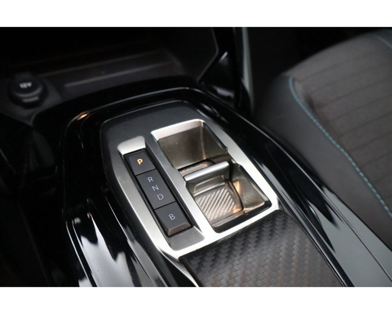 Peugeot E-208 Allure - 5/2022 - 30þ. km