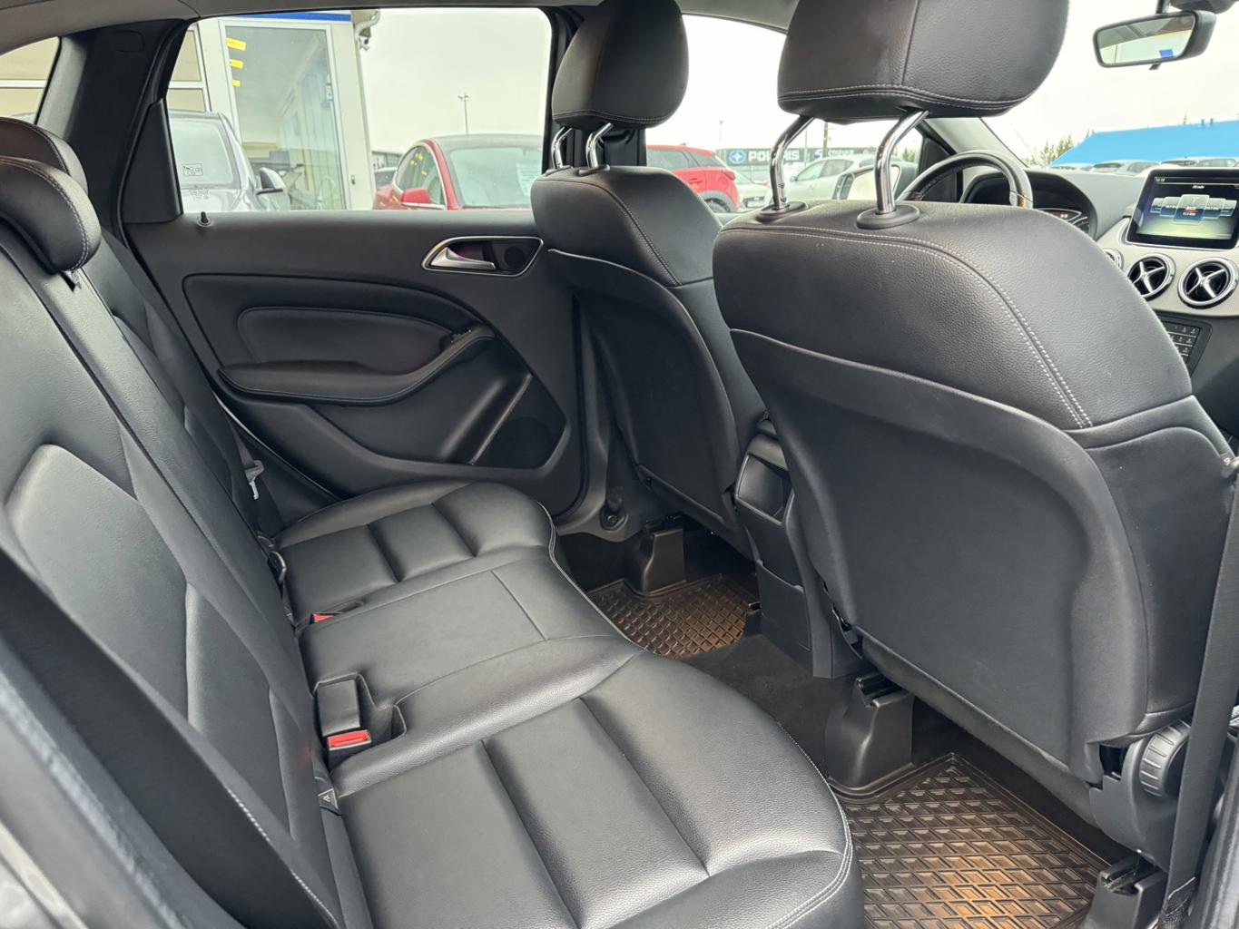 Mercedes-Benz  B200 CDI 4Matic - 5/2015 - 110þ. km