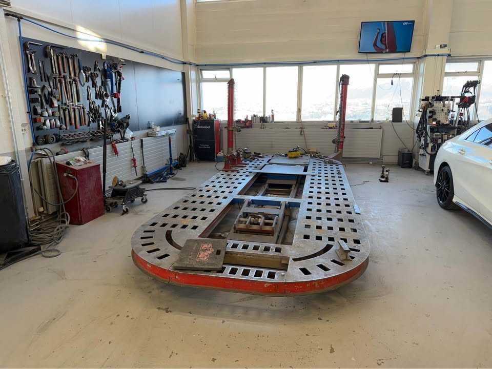 Bílalyfta - 10 tonn.