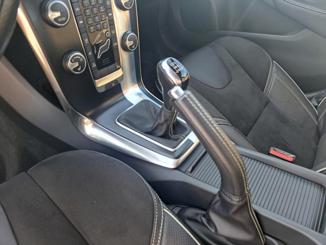 Volvo V40 R-Design - 5/2016 - 87þ. km