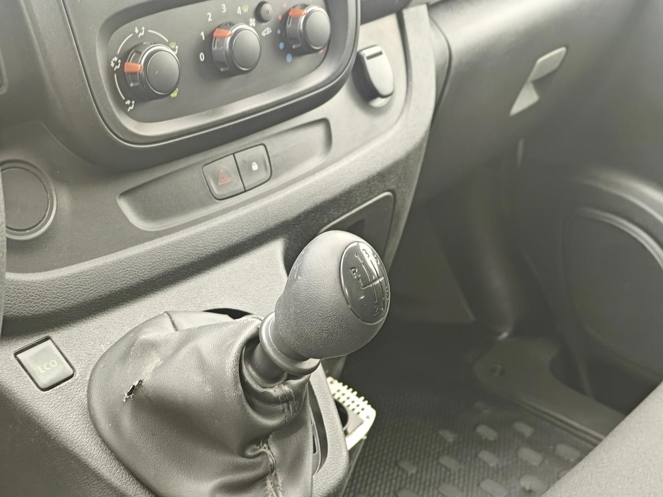 Renault Trafic 8 manna - 3/2017 - 210þ. km