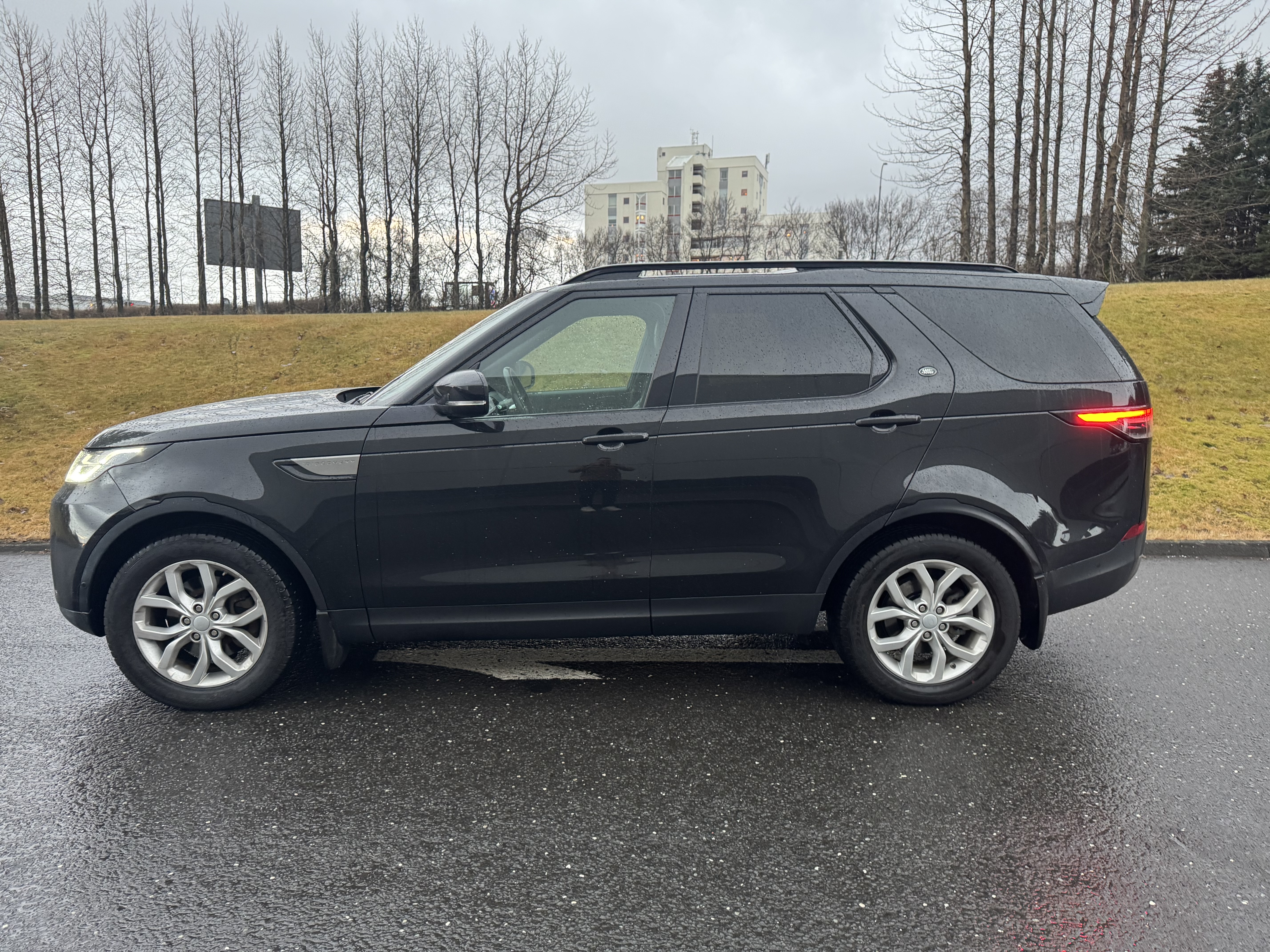 Land Rover Discovery 5 SE - 2019 - 86 þ. km