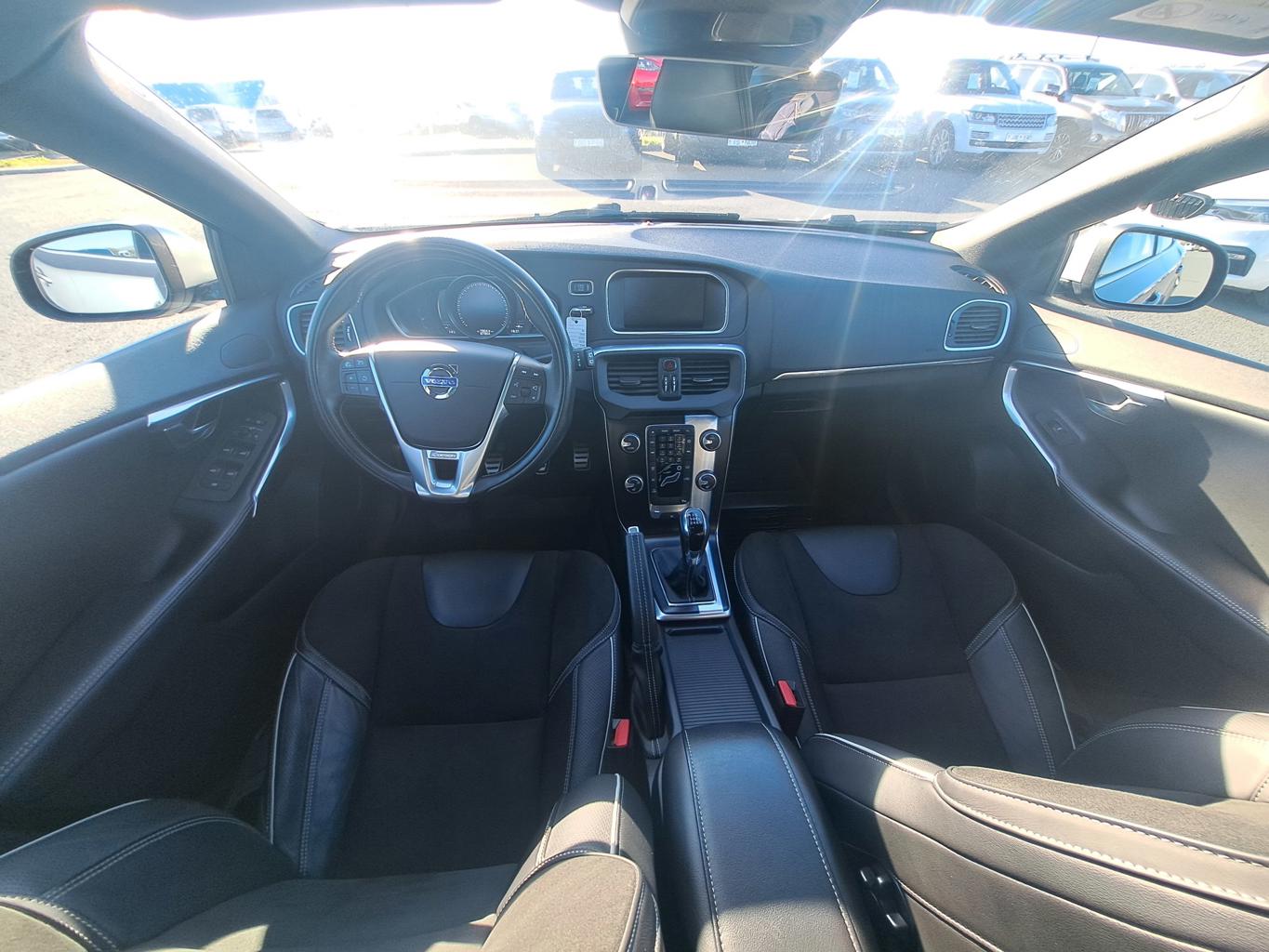 Volvo V40 R-Design - 5/2016 - 87þ. km