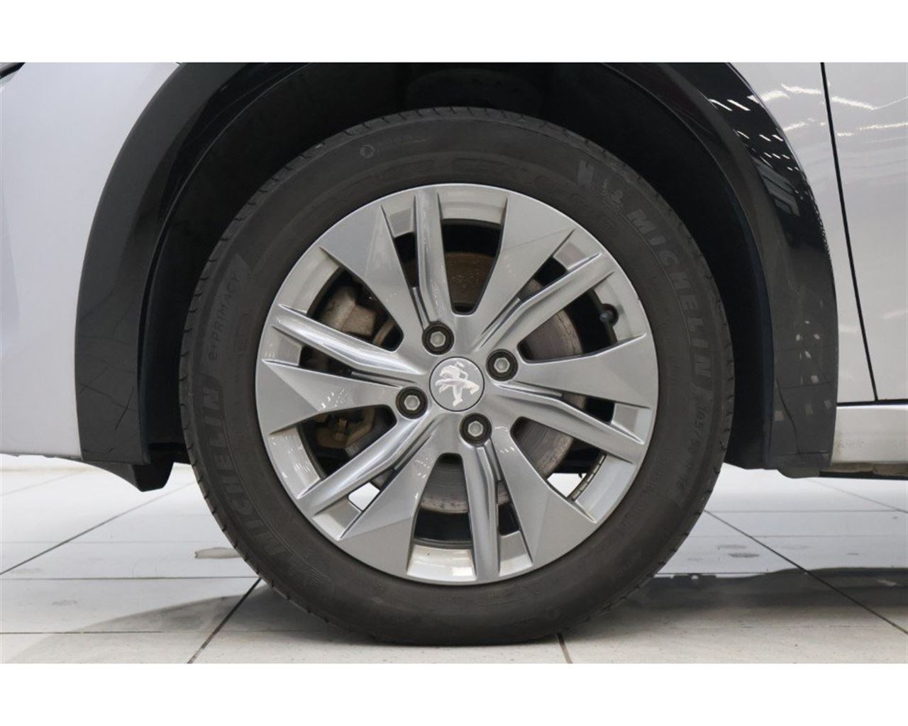 Peugeot E-208 Allure - 5/2022 - 30þ. km