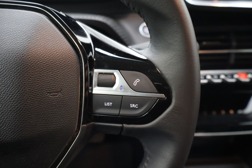 Peugeot E-208 Allure - 5/2022 - 30þ. km