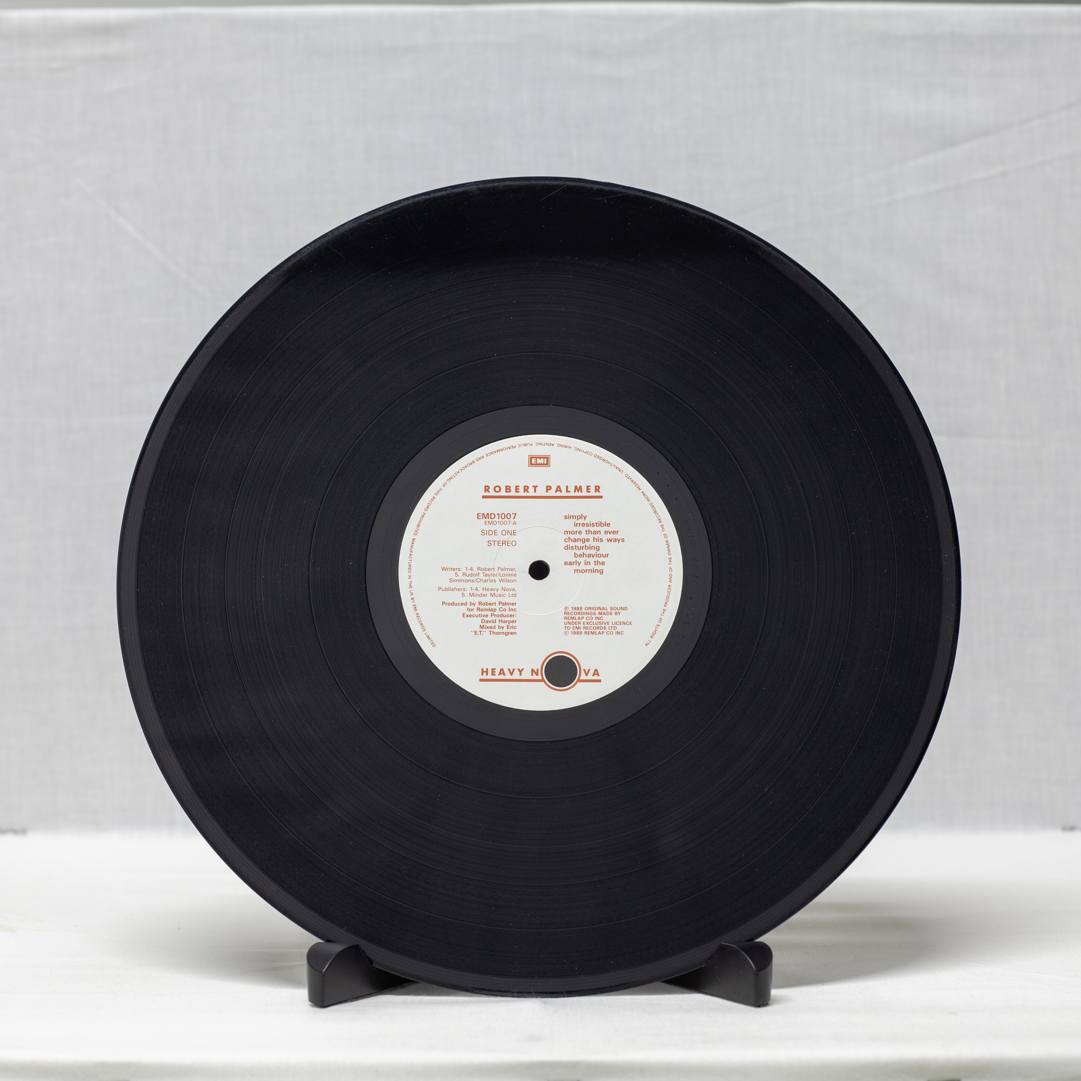 Robert Palmer – Heavy Nova