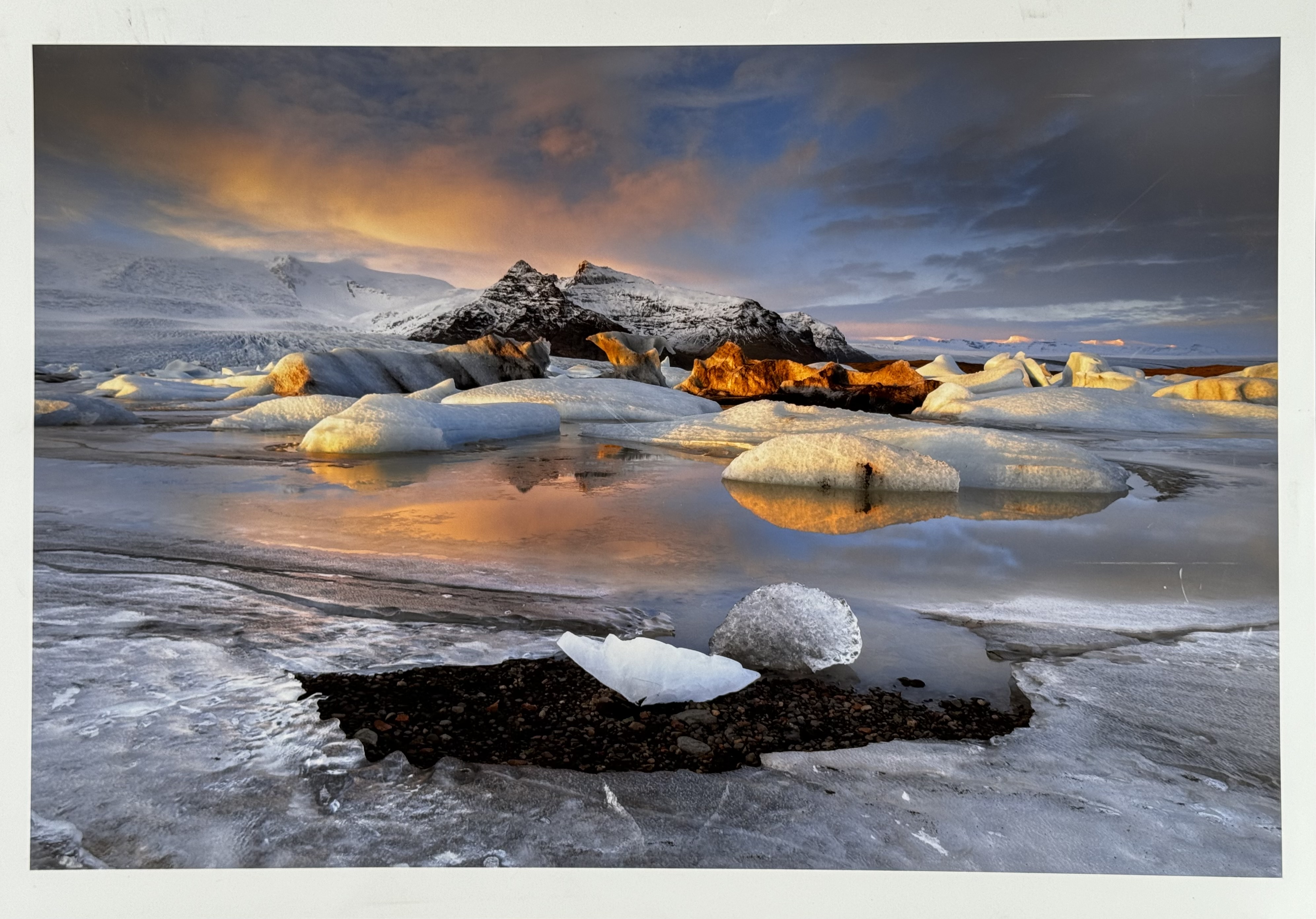 Ókunnur Höfundur - Last Light on the Glacier