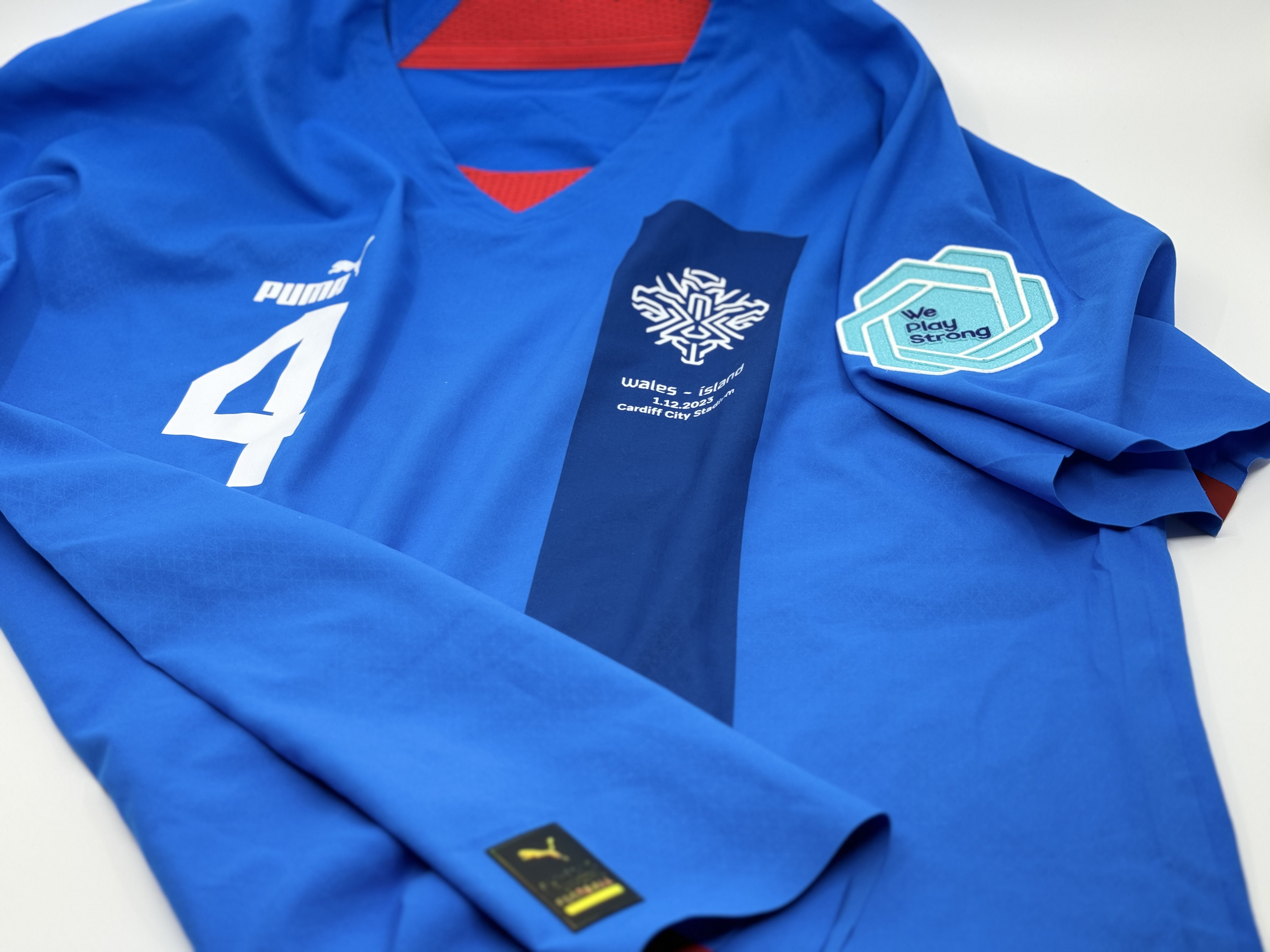 Landsliðstreyja - Wales–Ísland - Árituð fyrir kaupanda