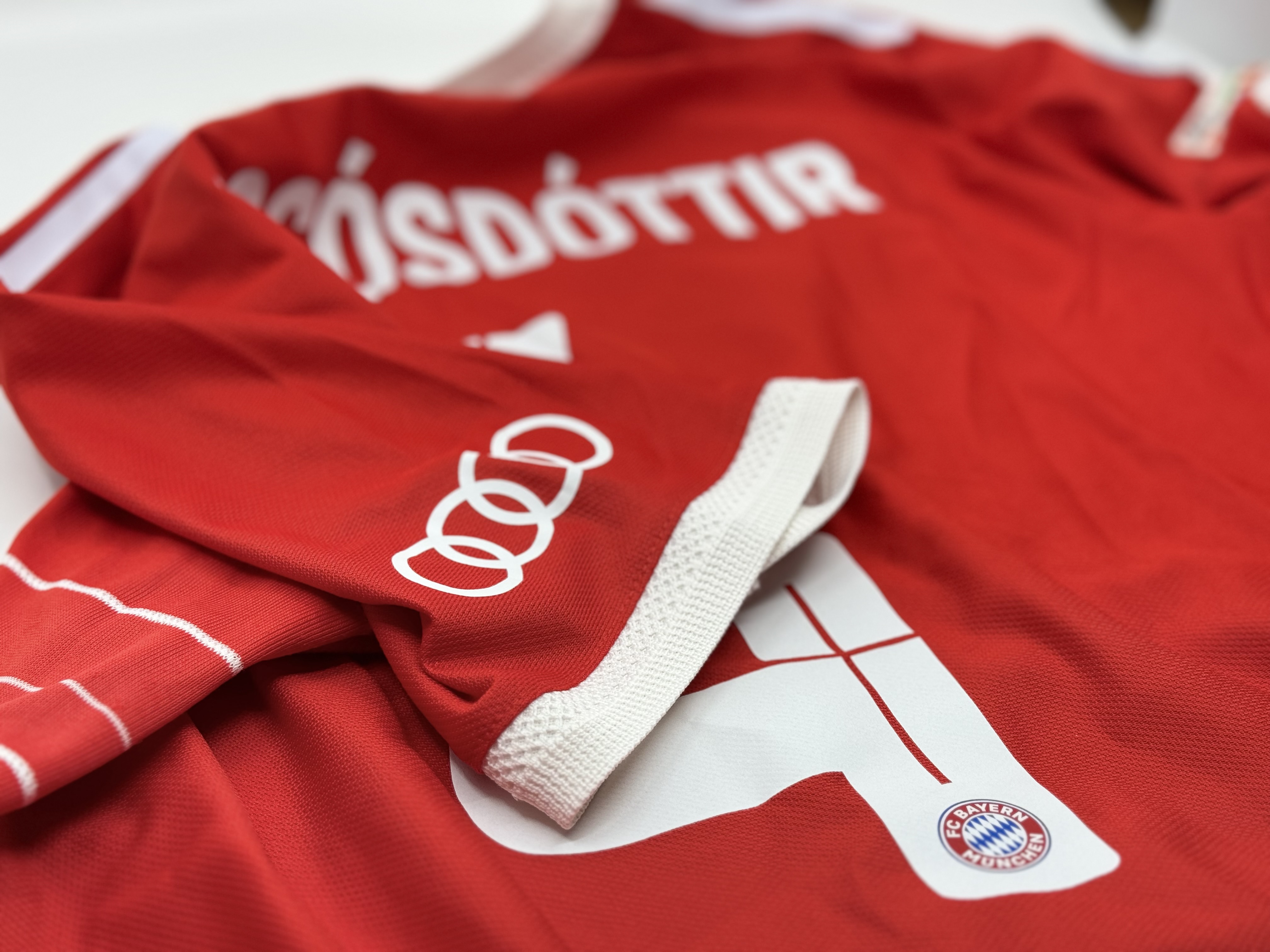 FC Bayern München - Viggósdóttir - Árituð fyrir kaupanda