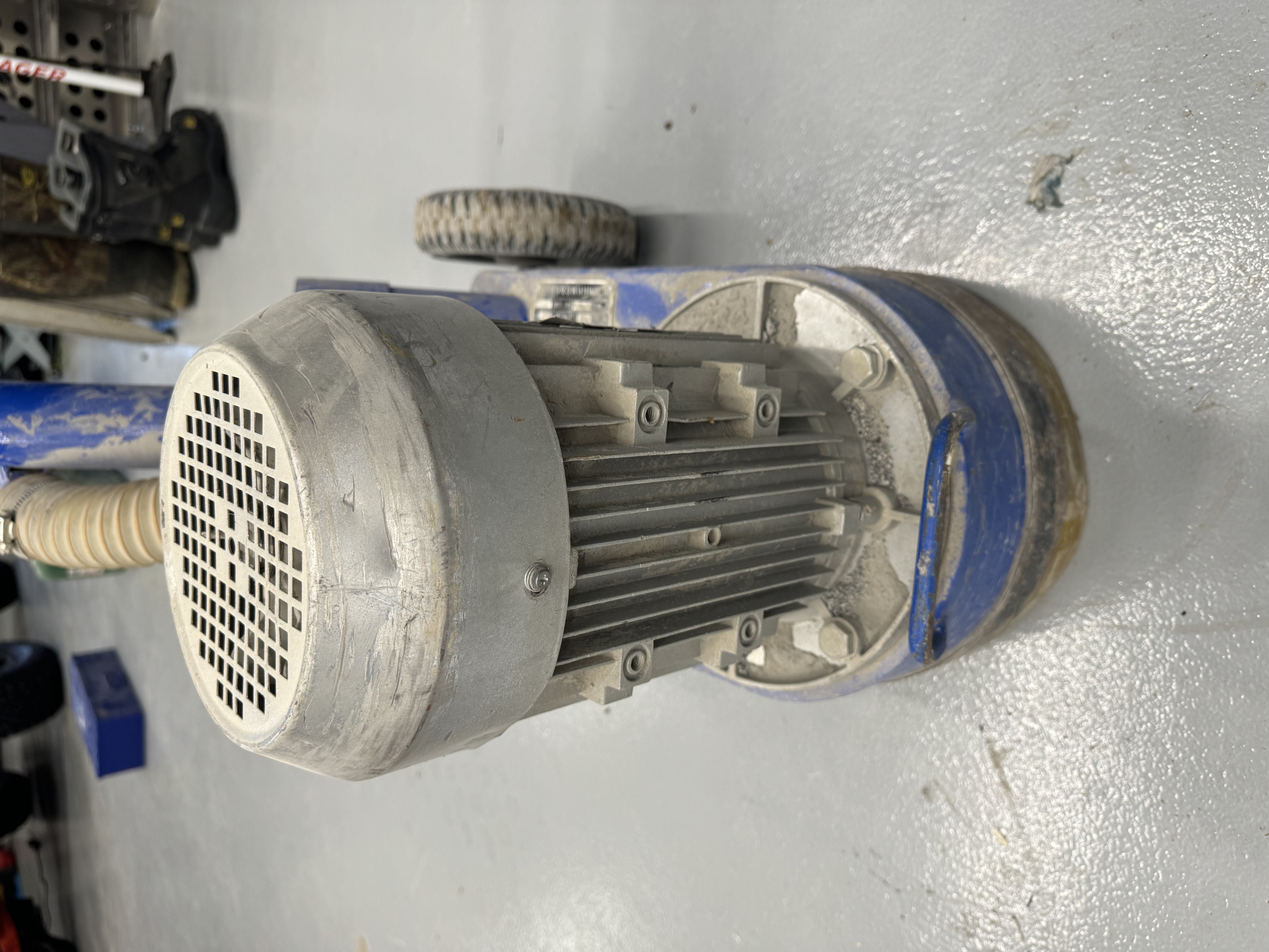 Hi-Power Gólfslípivél með slitnum bolla