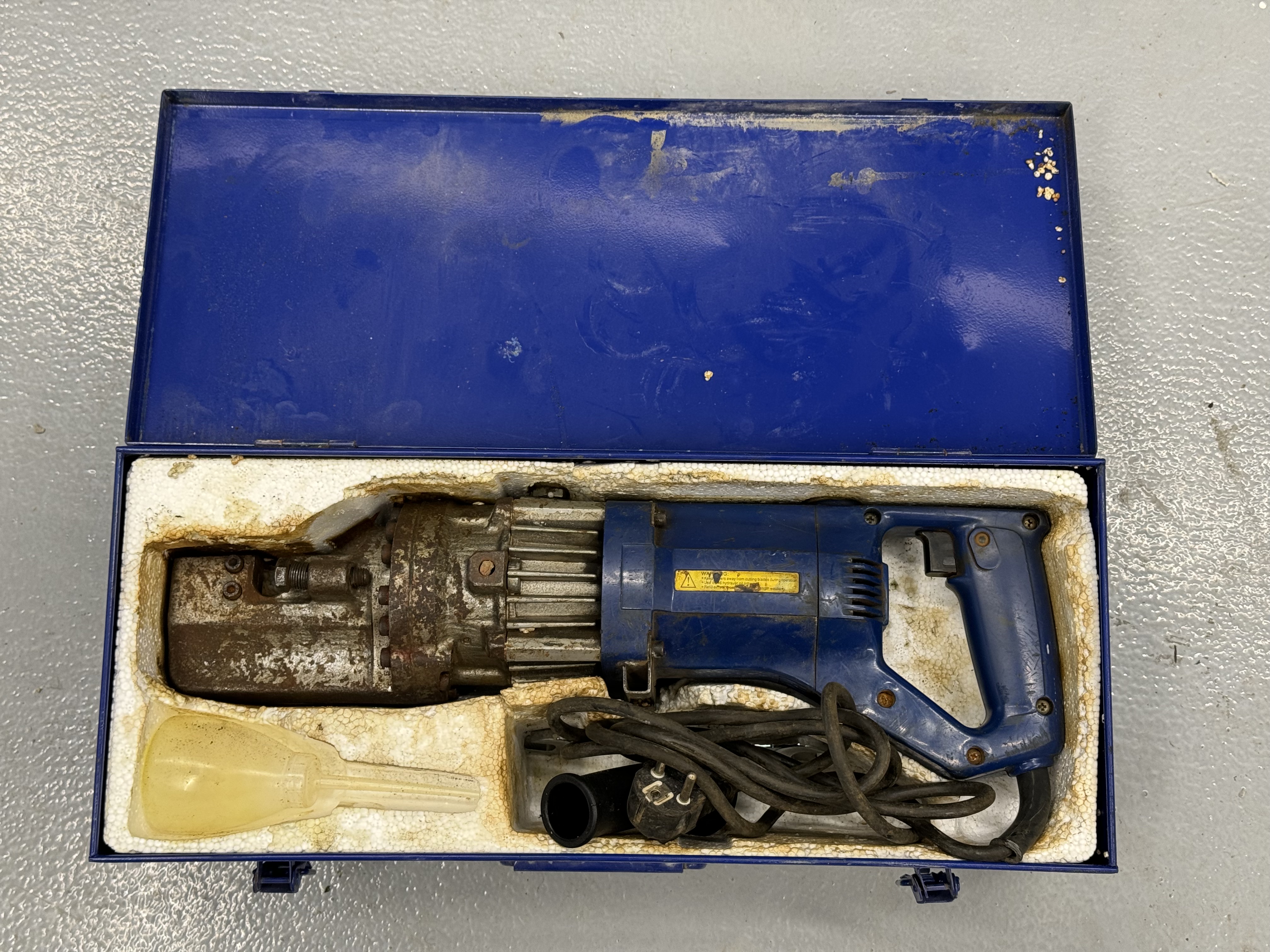 Rebar Cutter og "Zetur"