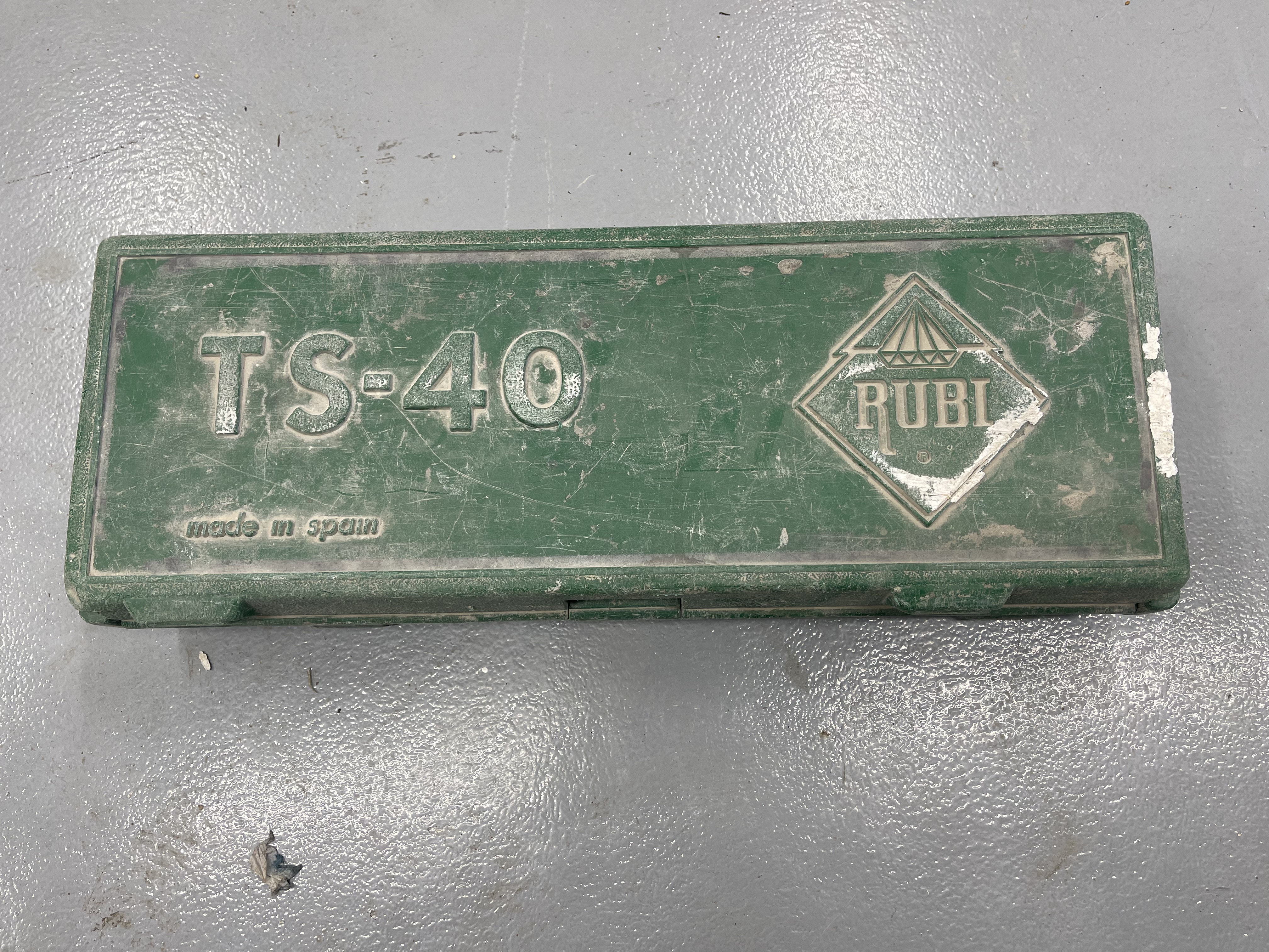 TS-40 Rubi flísaskeri