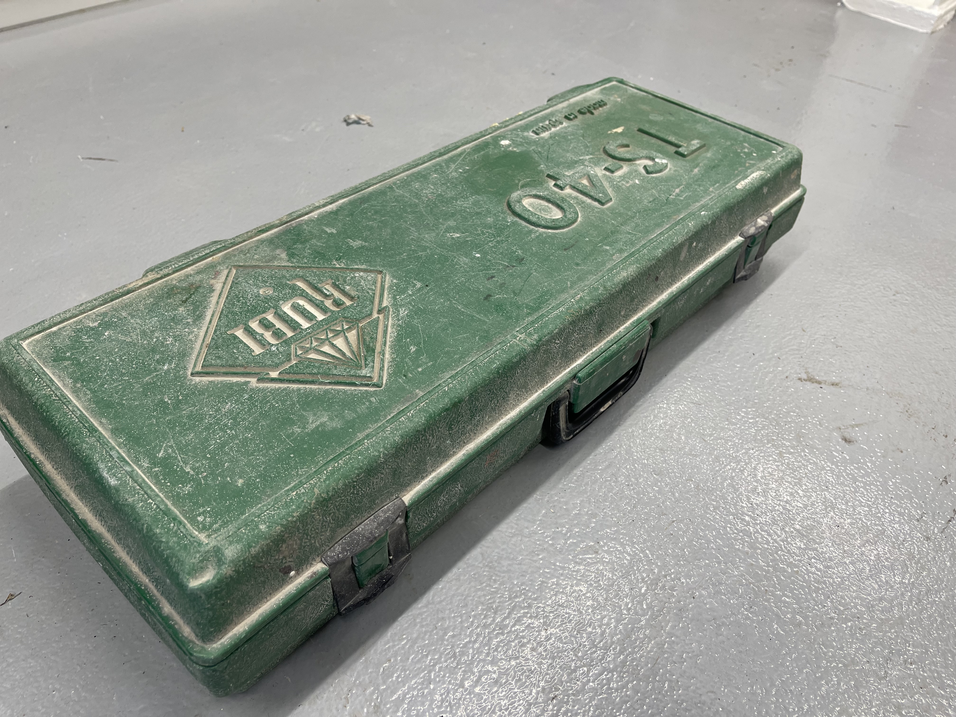 TS-40 Rubi flísaskeri