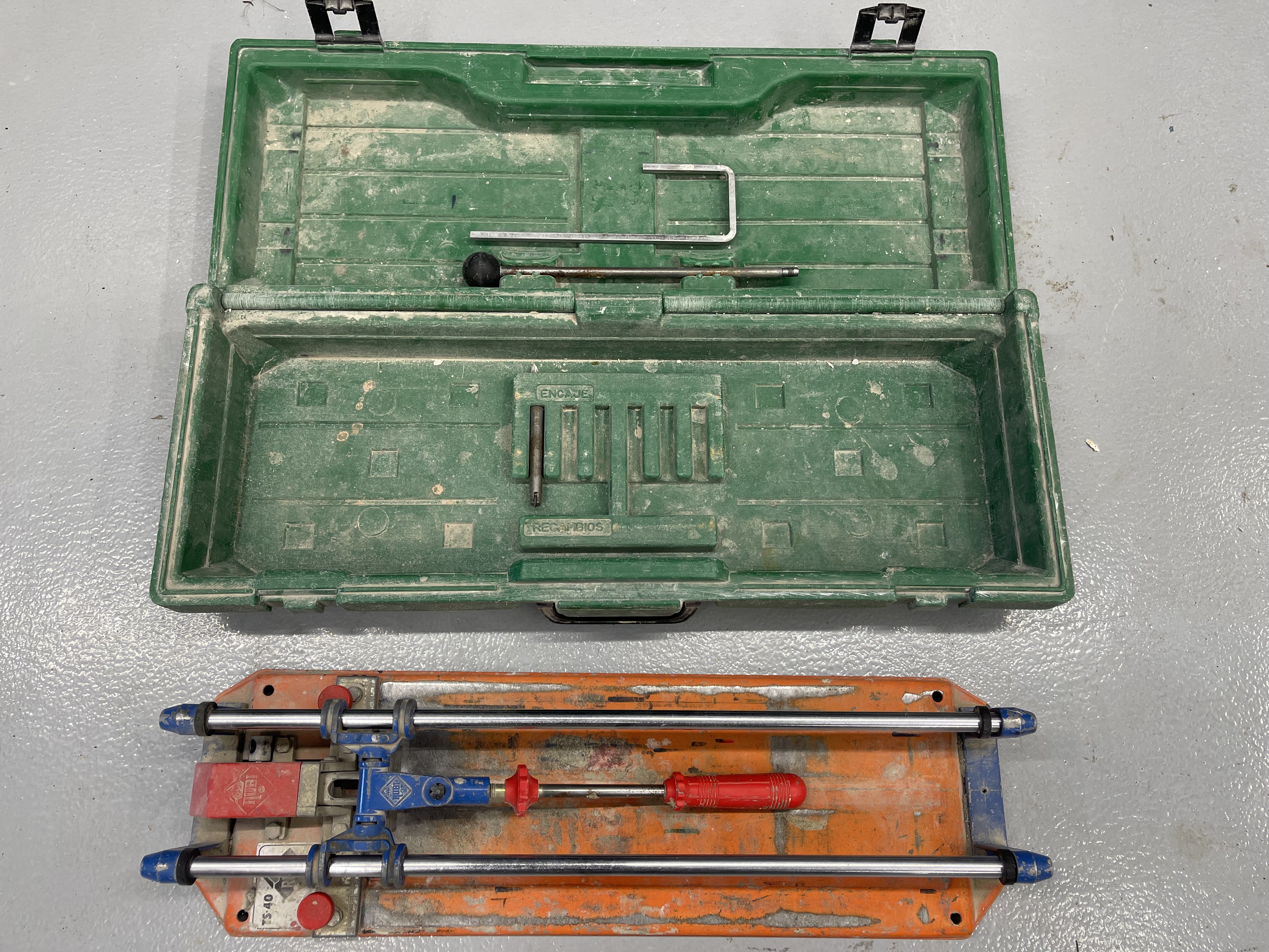 TS-40 Rubi flísaskeri