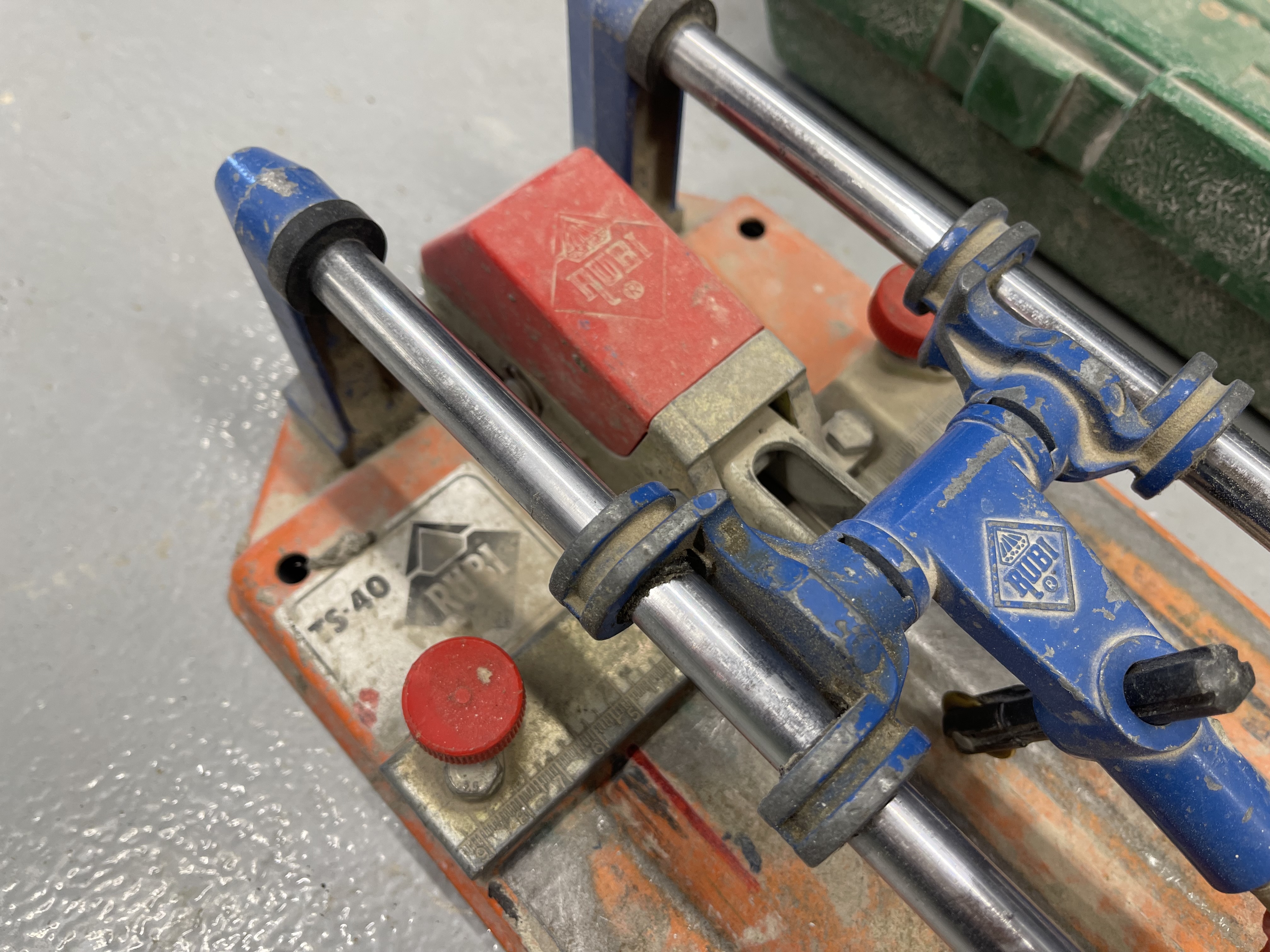 TS-40 Rubi flísaskeri