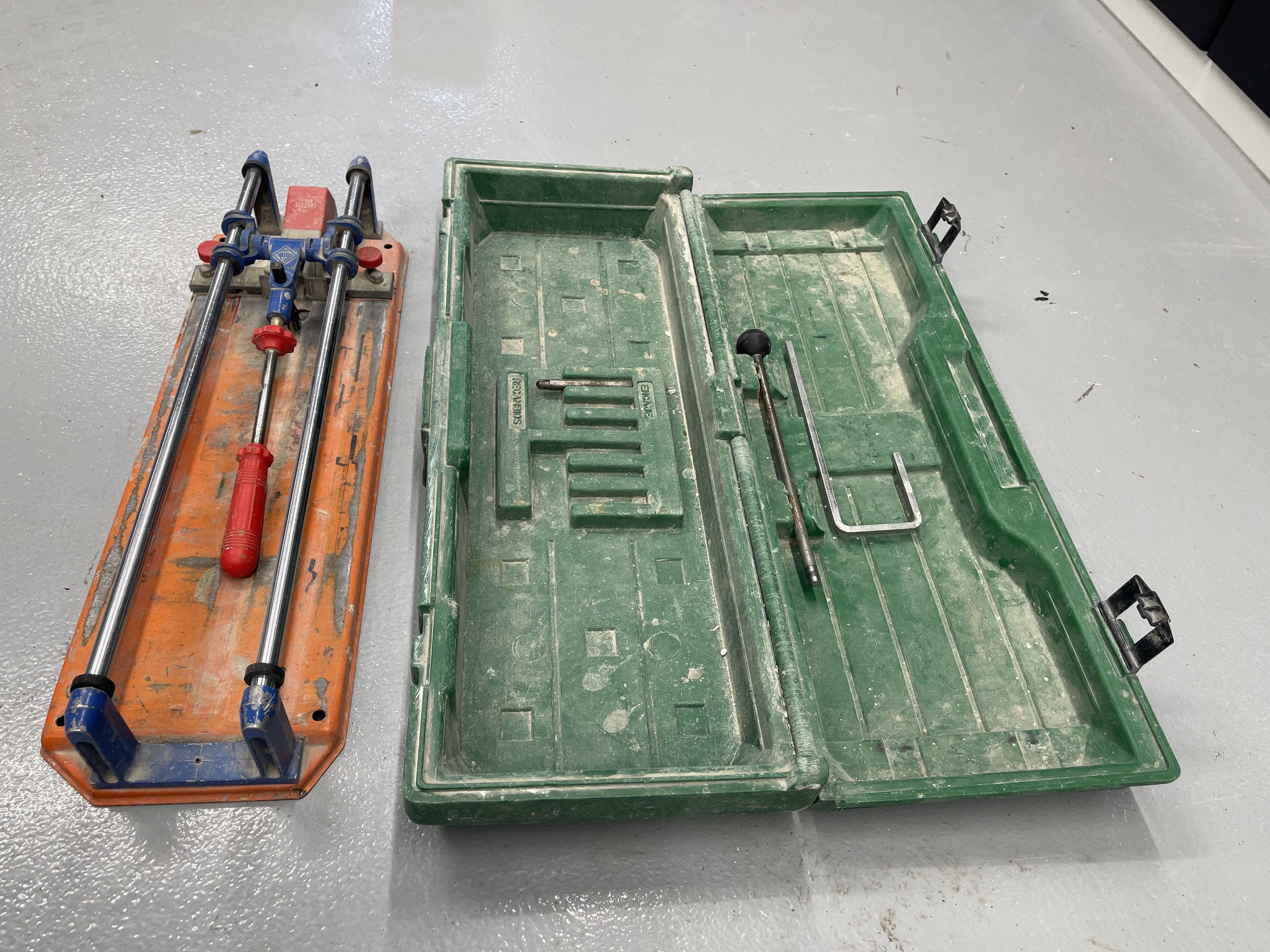 TS-40 Rubi flísaskeri