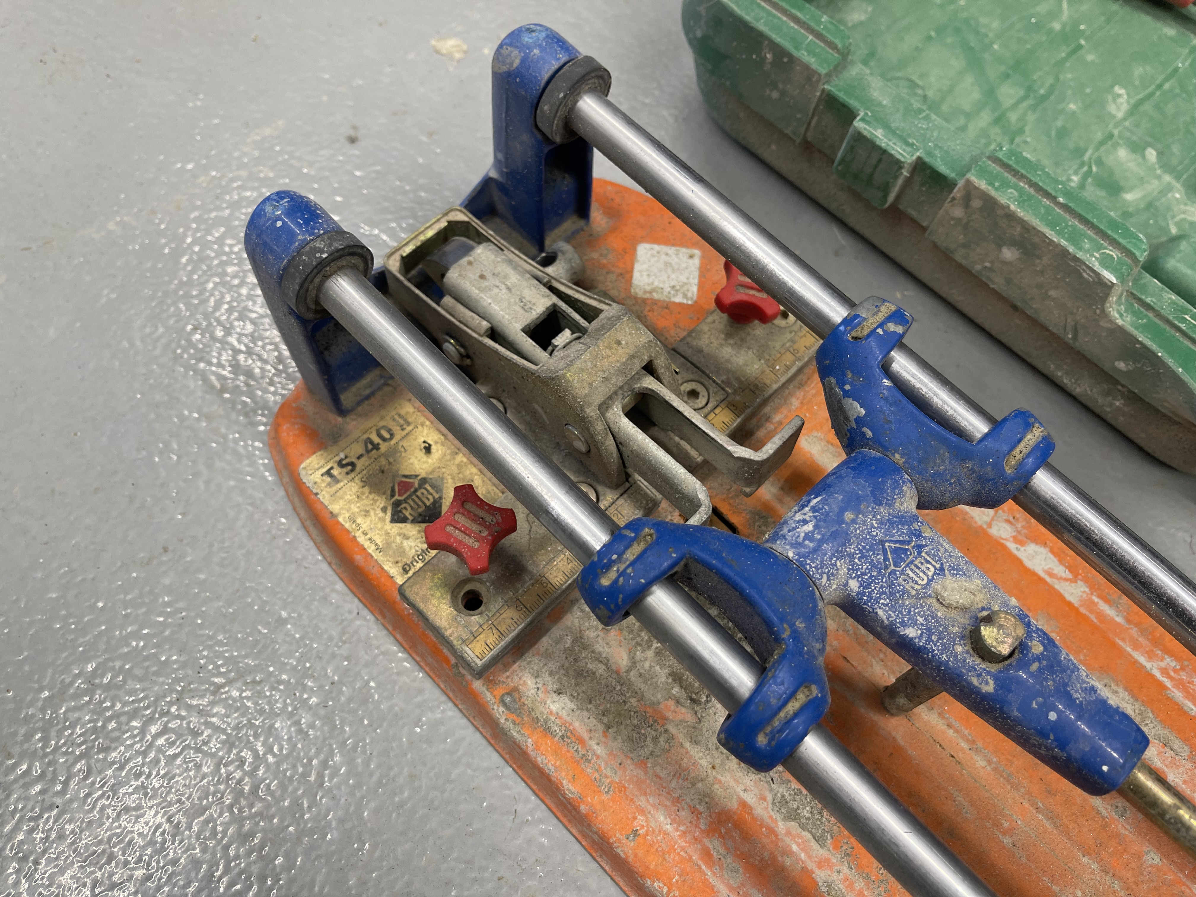 TS-40 Rubi flísaskeri