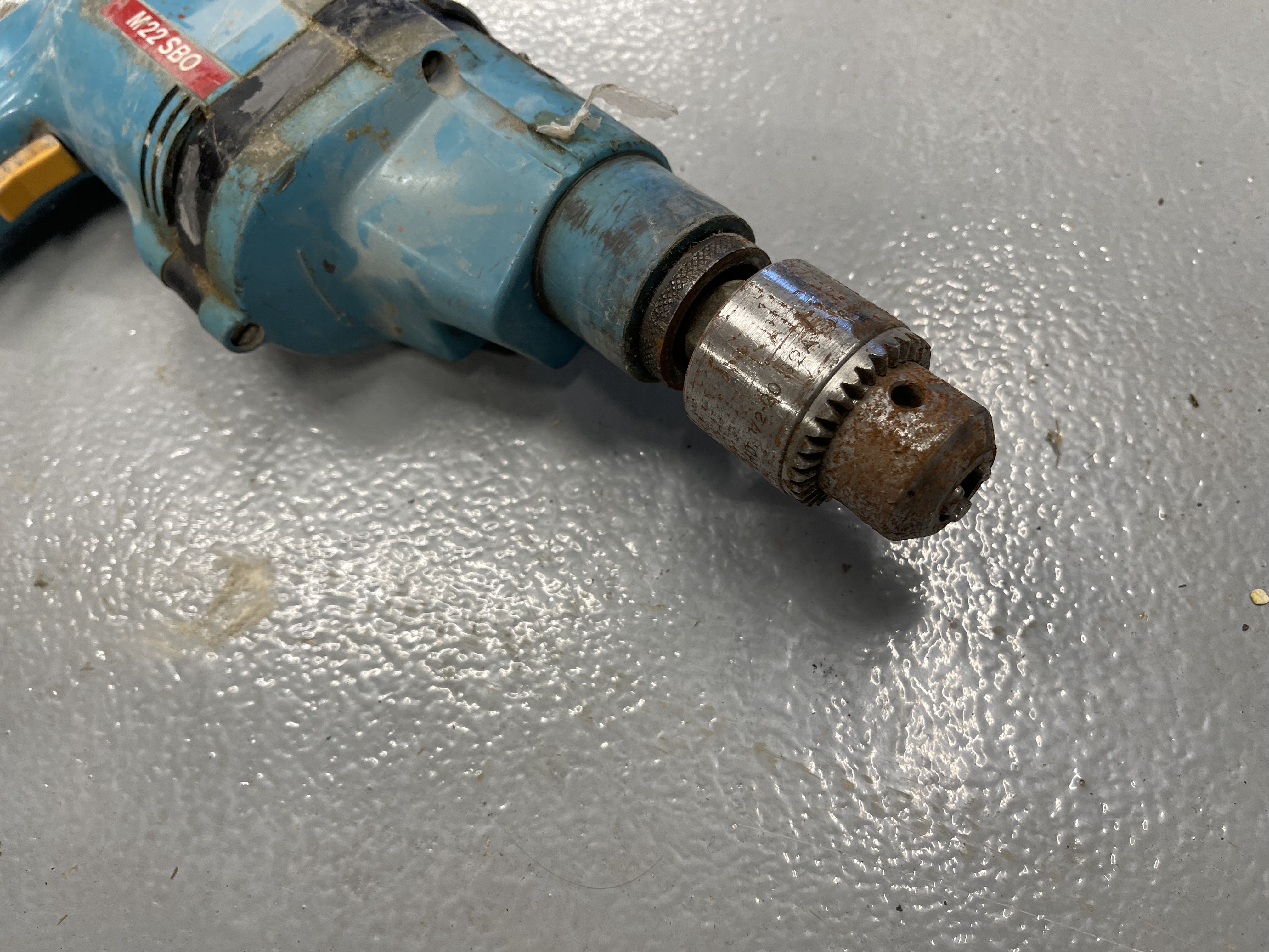 Verkfæra pakki: 2 borvélar, hitabyssa