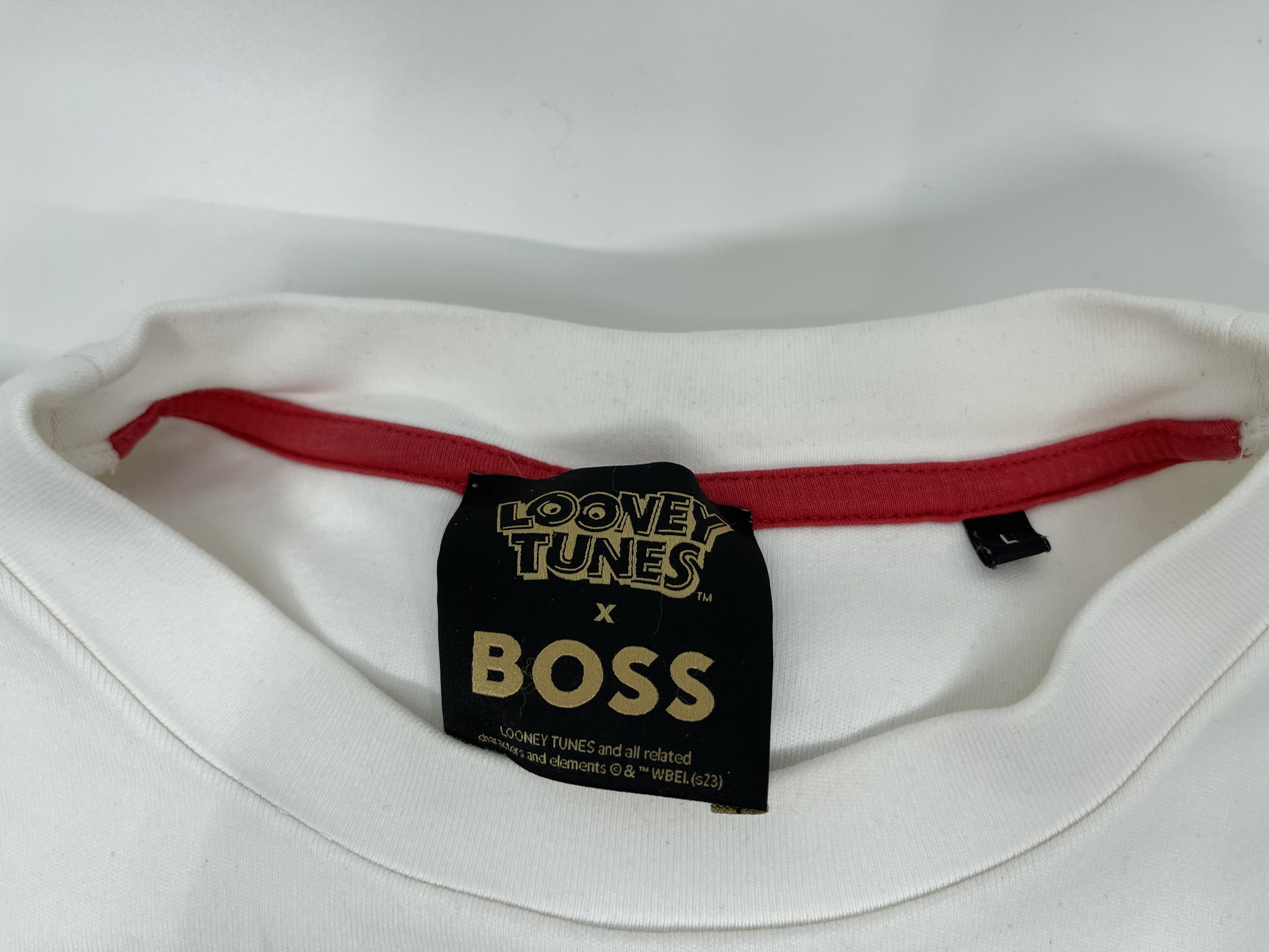 Looney Tunes x Boss peysa