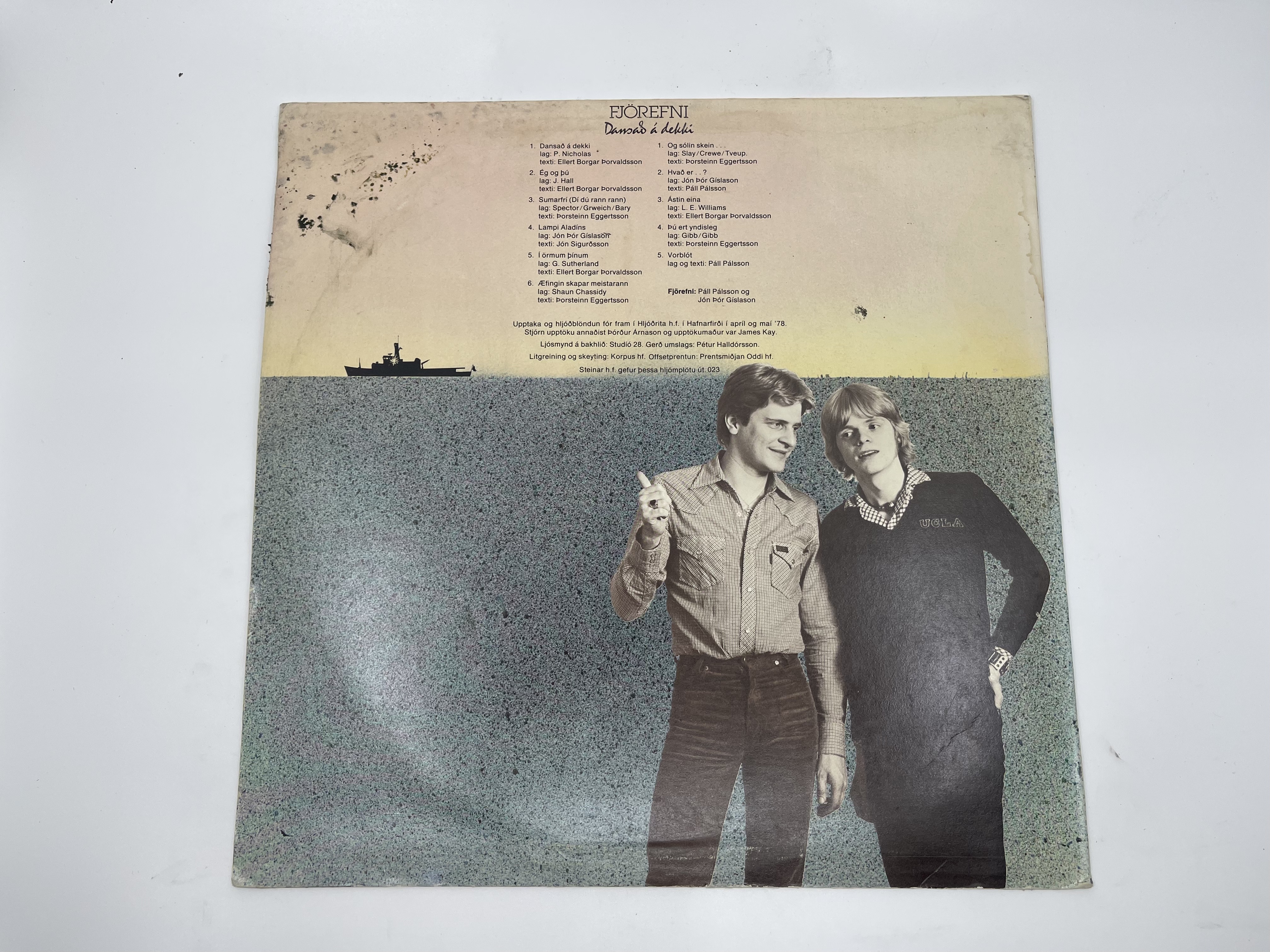 Fjörefni - Dansað á dekki