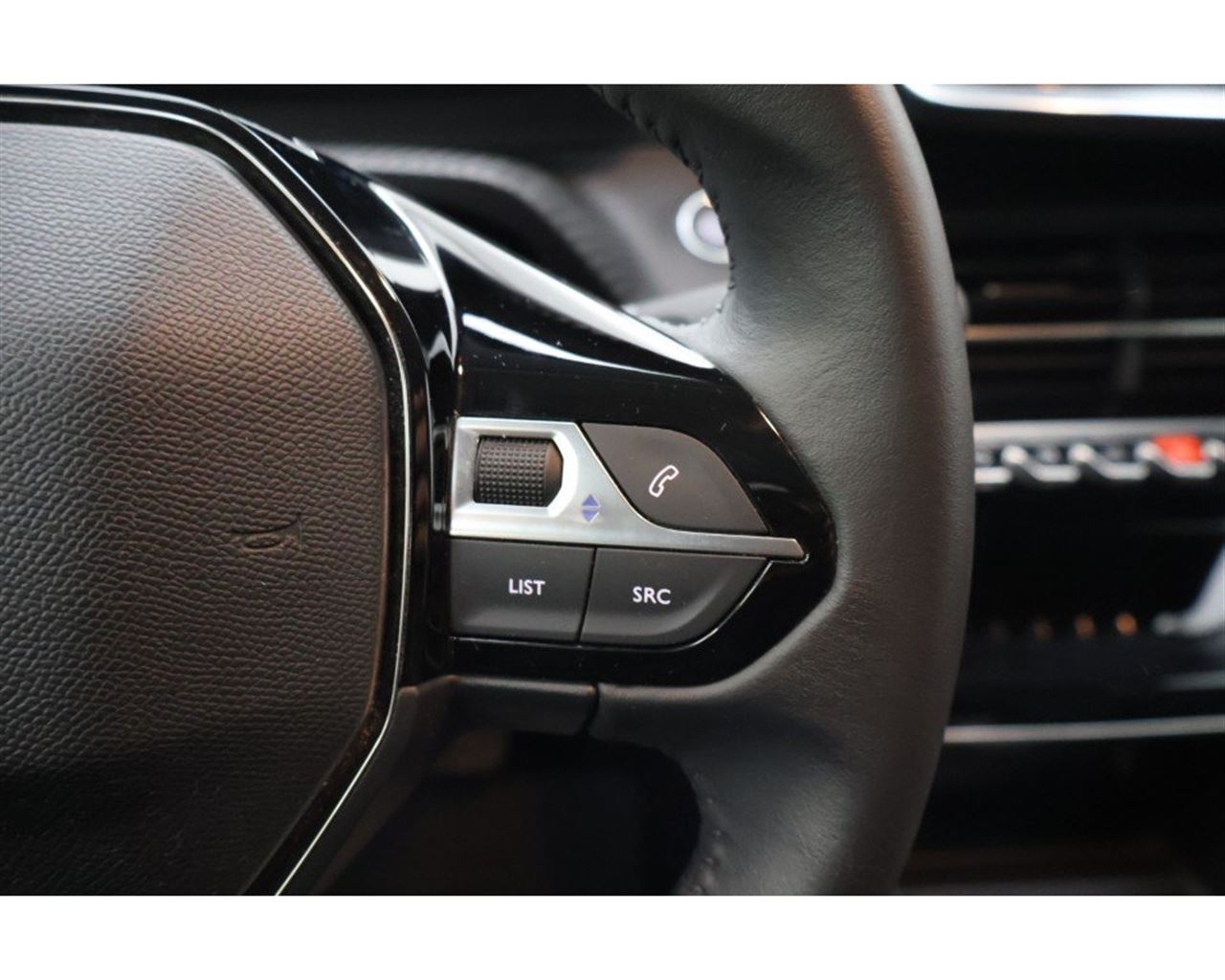 Peugeot E-208 Allure - 5/2022 - 30þ. km