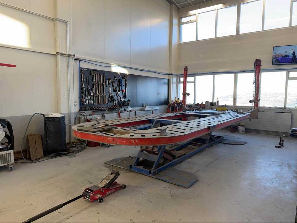 Bílalyfta - 10 tonn.