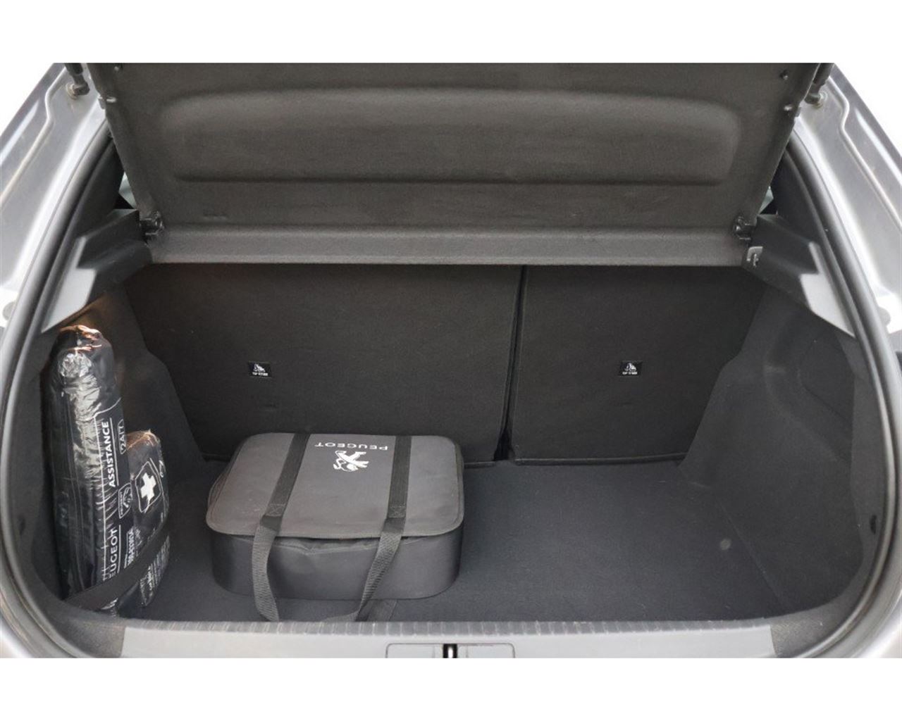 Peugeot E-208 Allure - 5/2022 - 30þ. km