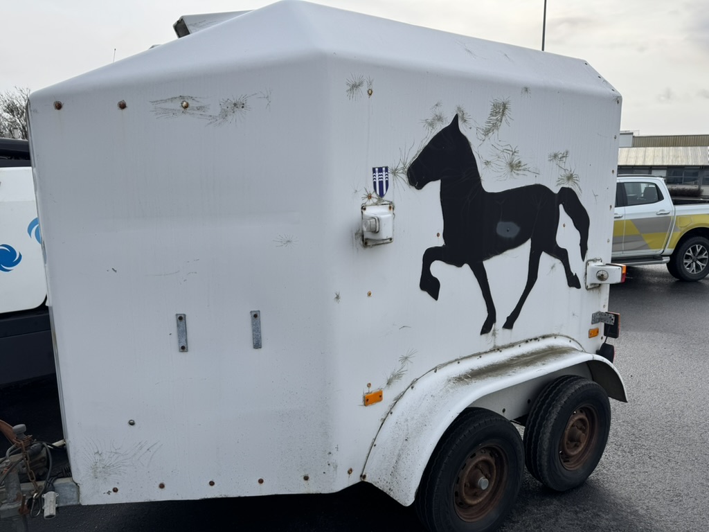 Hestakerra - 2000 árgerð.