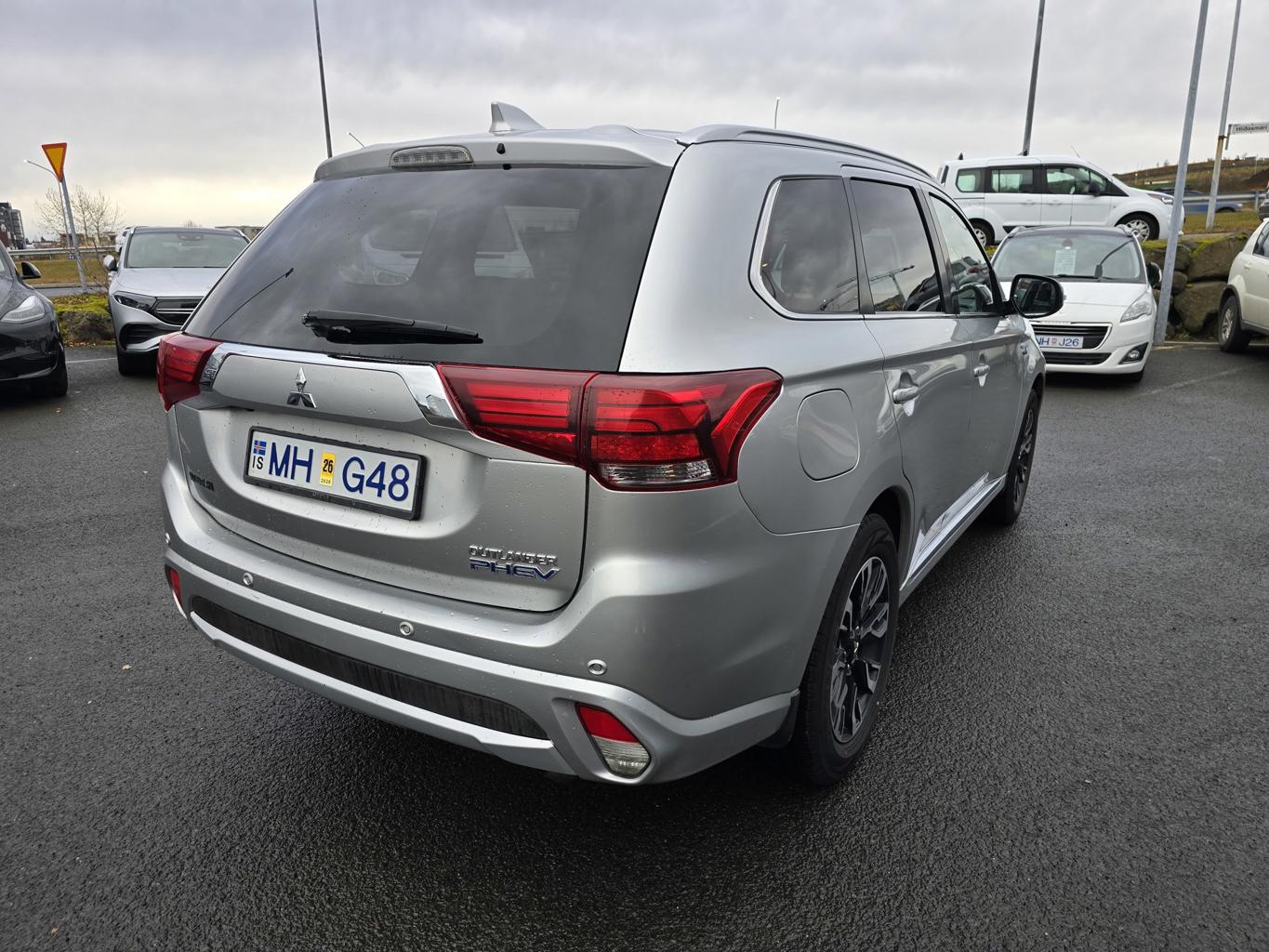 Mitsubishi Outlander Instyle PHEV - 3/2018 - 142þ. km