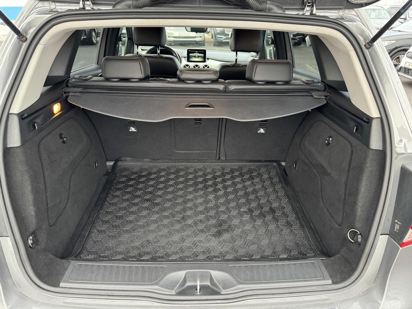 Mercedes-Benz  B200 CDI 4Matic - 5/2015 - 110þ. km