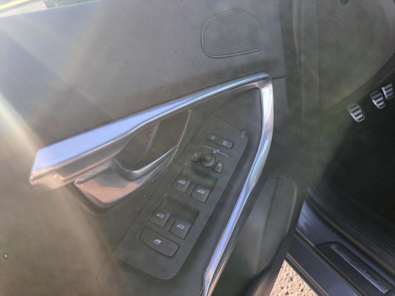 Volvo V40 R-Design - 5/2016 - 87þ. km