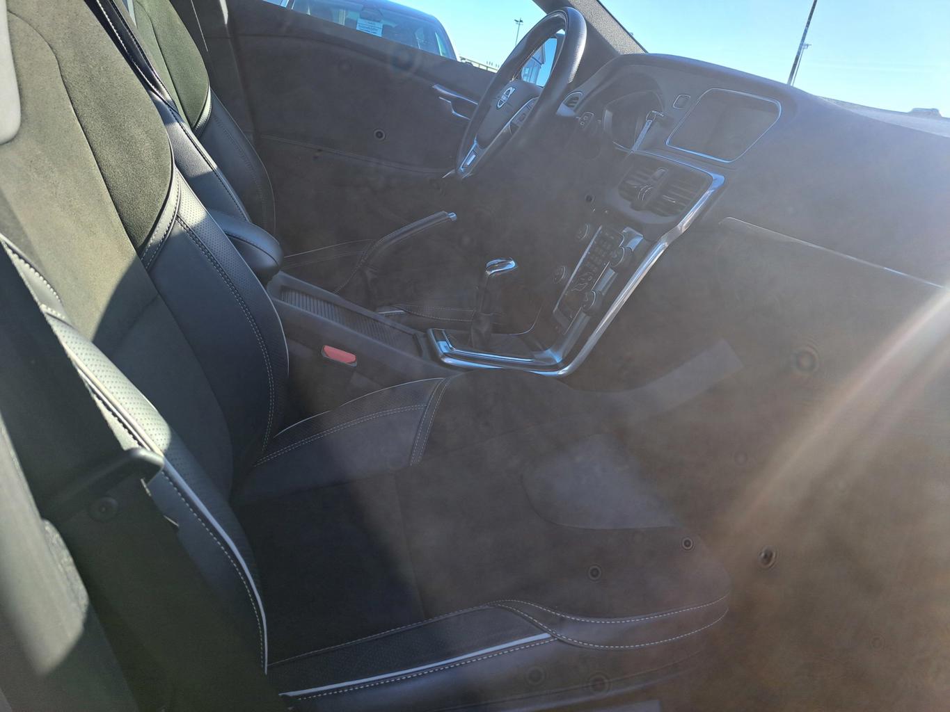 Volvo V40 R-Design - 5/2016 - 87þ. km