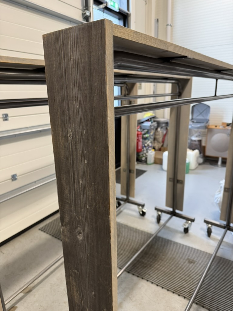 5x sérsmíðaðar fataslár