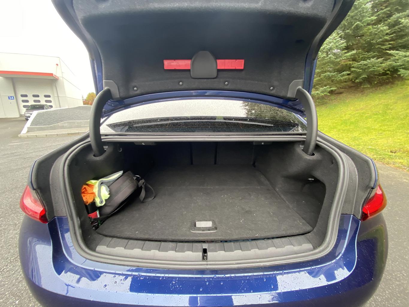 BMW 330e Luxury Line - 1/2020 - 57þ. km