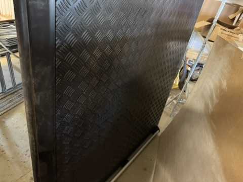 Burðarlok / hleraþak – Mitsubishi L200