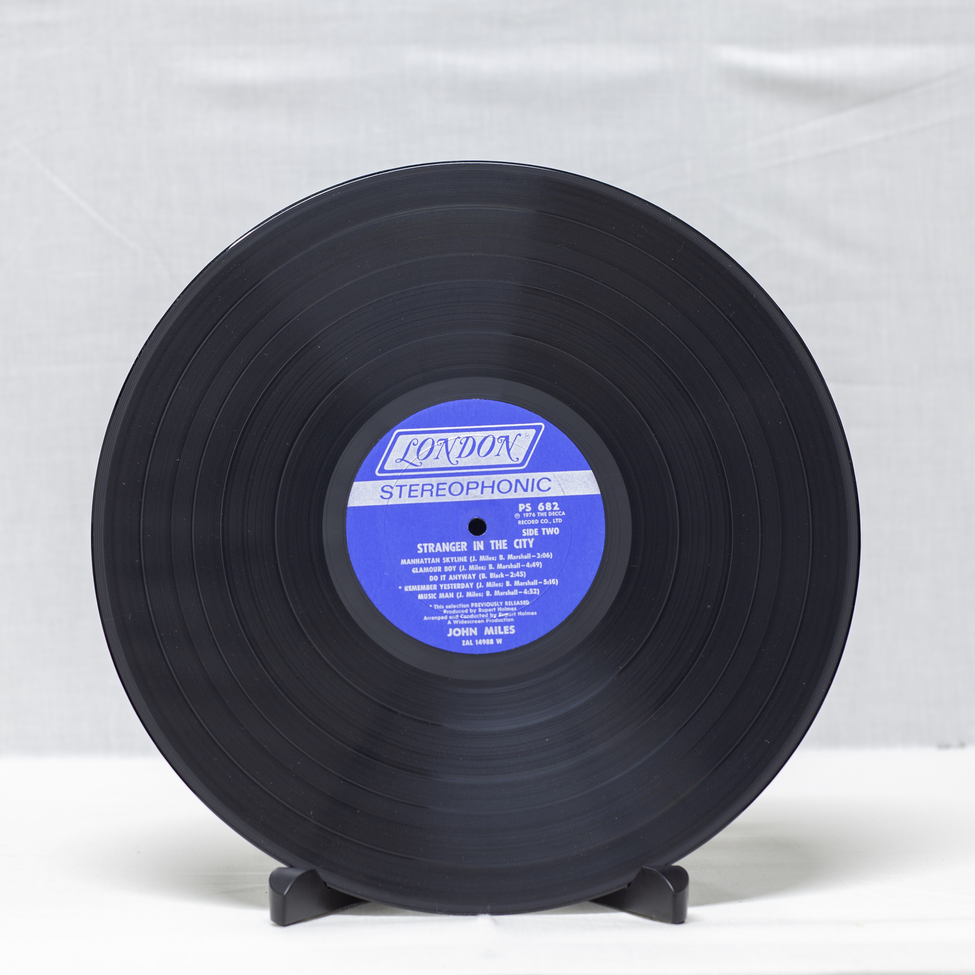 John Miles – Stranger In The City