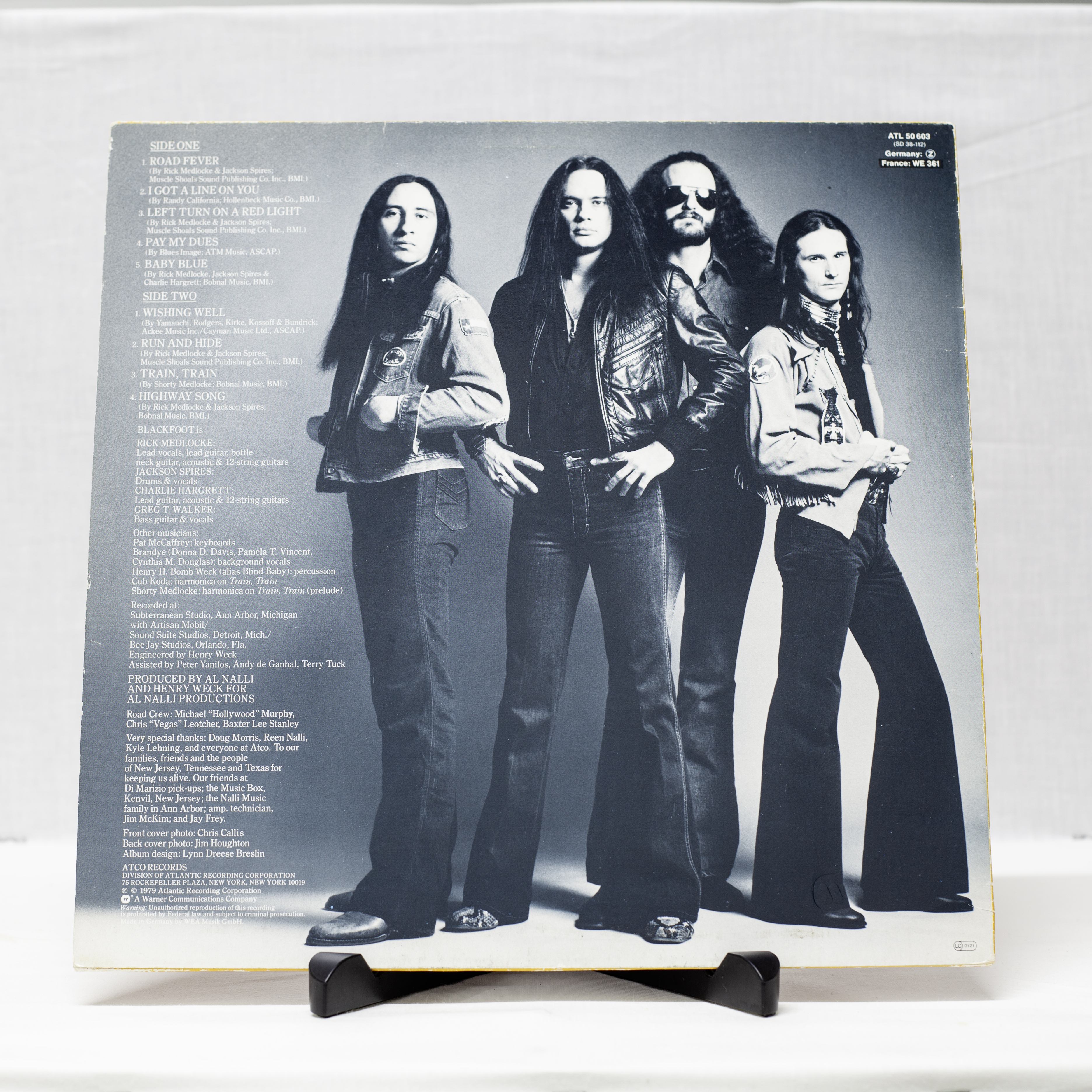 Blackfoot – Strikes