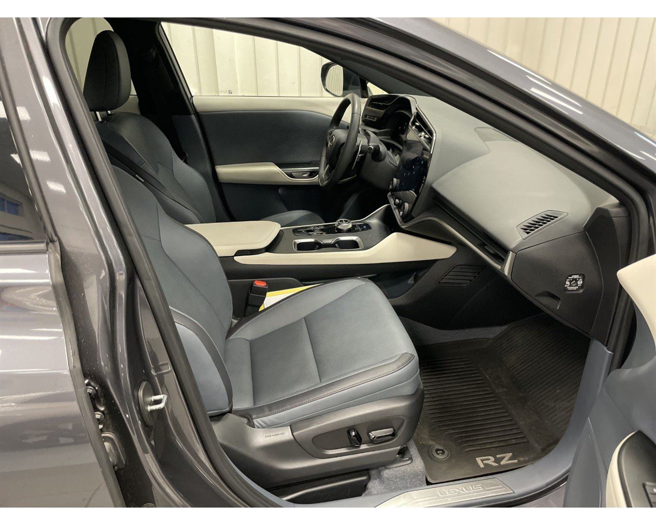 Lexus RZ 450E - 6/2023 - 10þ. km